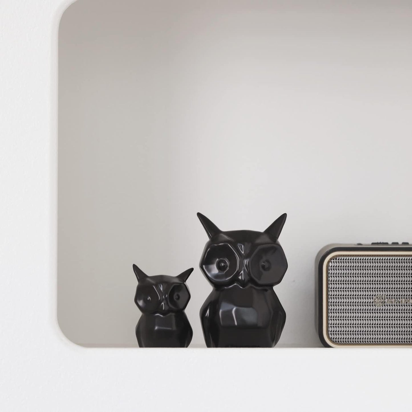 GOODSTART Owl Statue for Home Decor Glazed Ceramic Owl Figurine Modern Bird Figurine Owl Statue for Cabinet Fireplace Mantel Living Room Bedroom Ornaments, Owl Gifts for Owl Lover (Black)