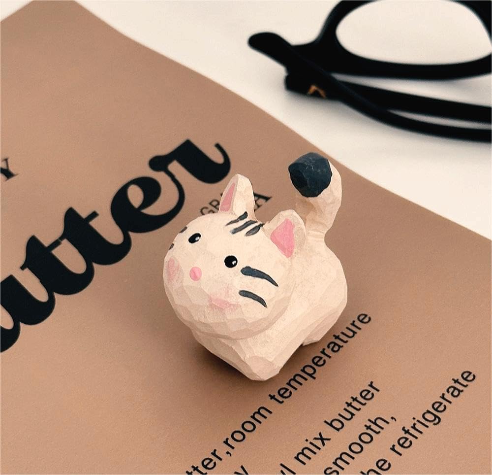 Cute Mini Carved Wooden Cat Figurines, 4PCS Handmade White Gray Brown Kitten Sculpture with Base Craft Set, 1.8"*1.5" Cute Cat Statues Home Decor Art Carving Work