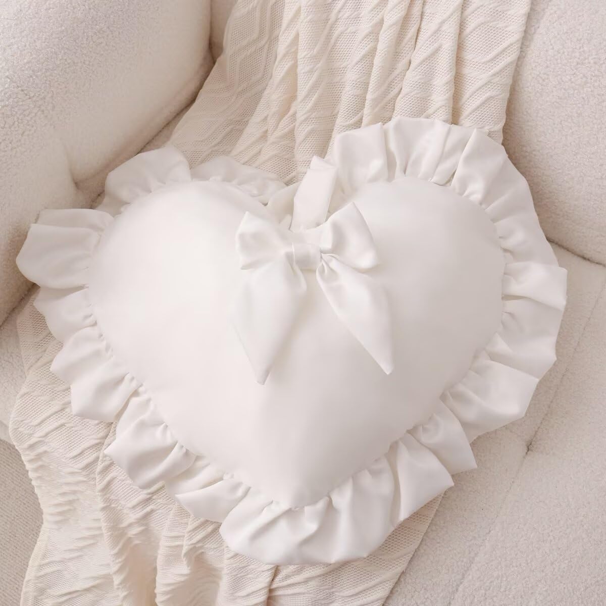 Heart Shaped Throw Pillows 20×16 Inches Satin Heart Pillows Plush Throw Pillow Home Decoration Soft Floor Cushion Pillow for Bed Bay Window Car White