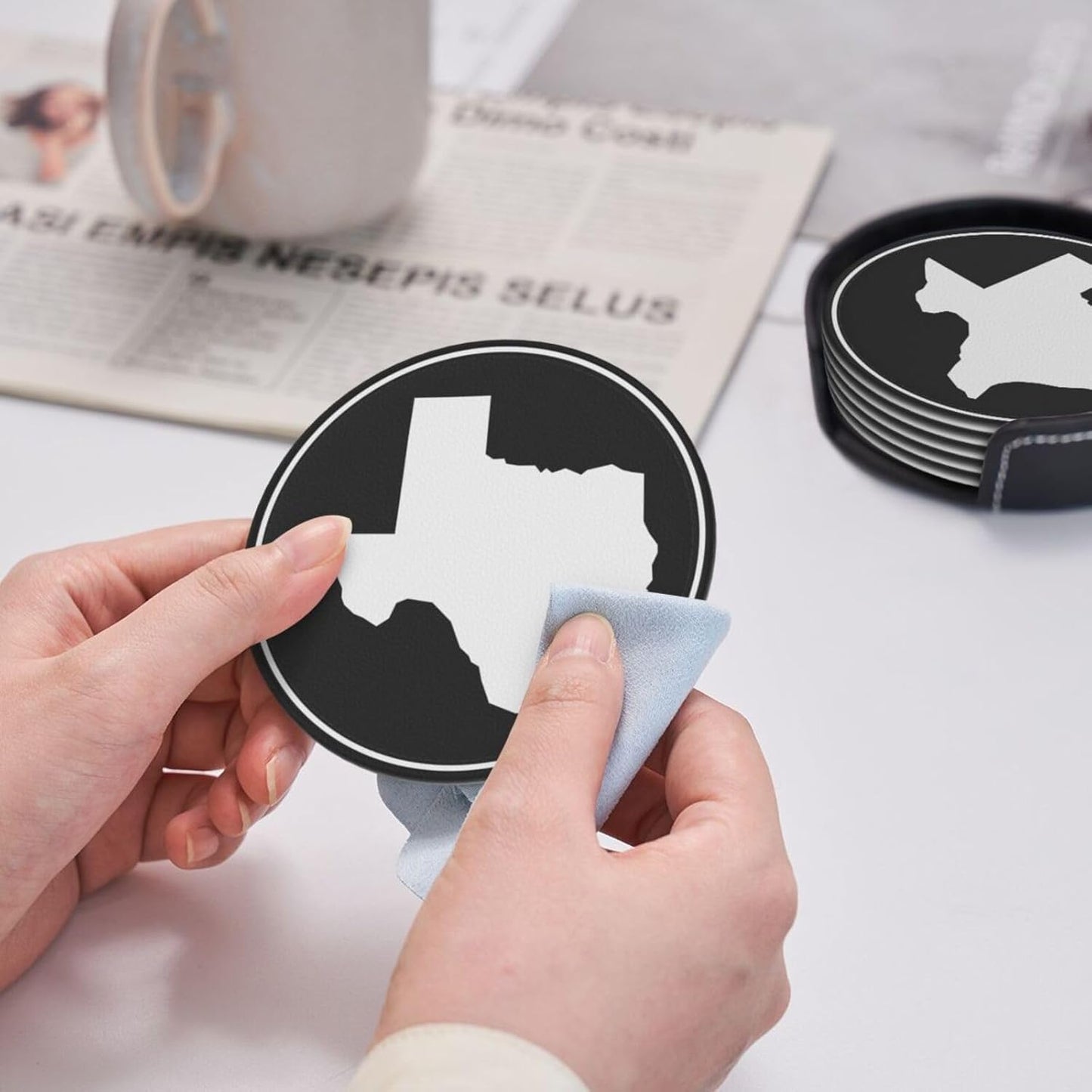 Black and White Texas Flag Leather Drink Coasters Set of 6 with Holder Round Cup Coaster for Table Decor