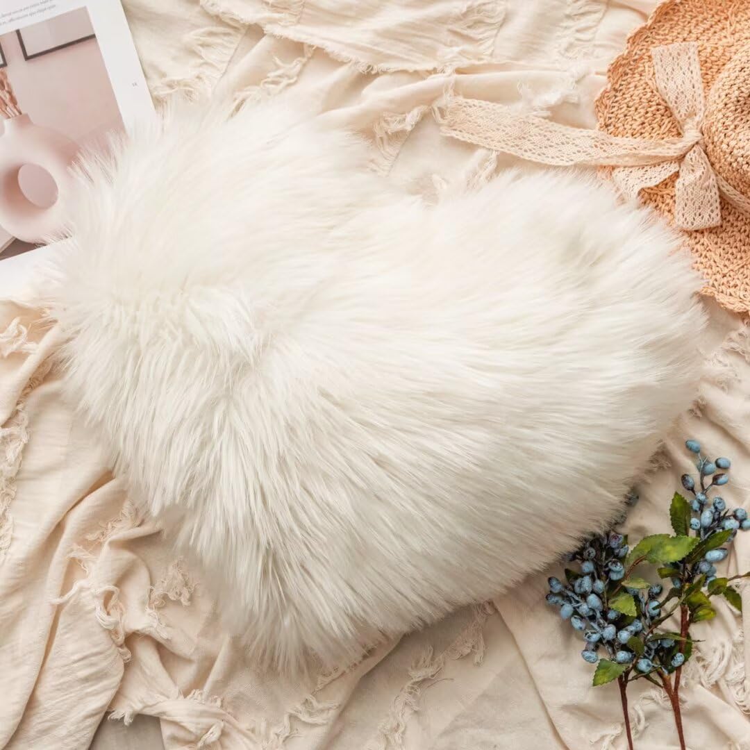 Love Heart Throw 20×16inch Pillow Faux Fur Heart Shaped Pillows Long Plush Throw Pillow Home Decoration Soft Floor Cushion Pillow Cushion for Bed Sofa Bay Window Black