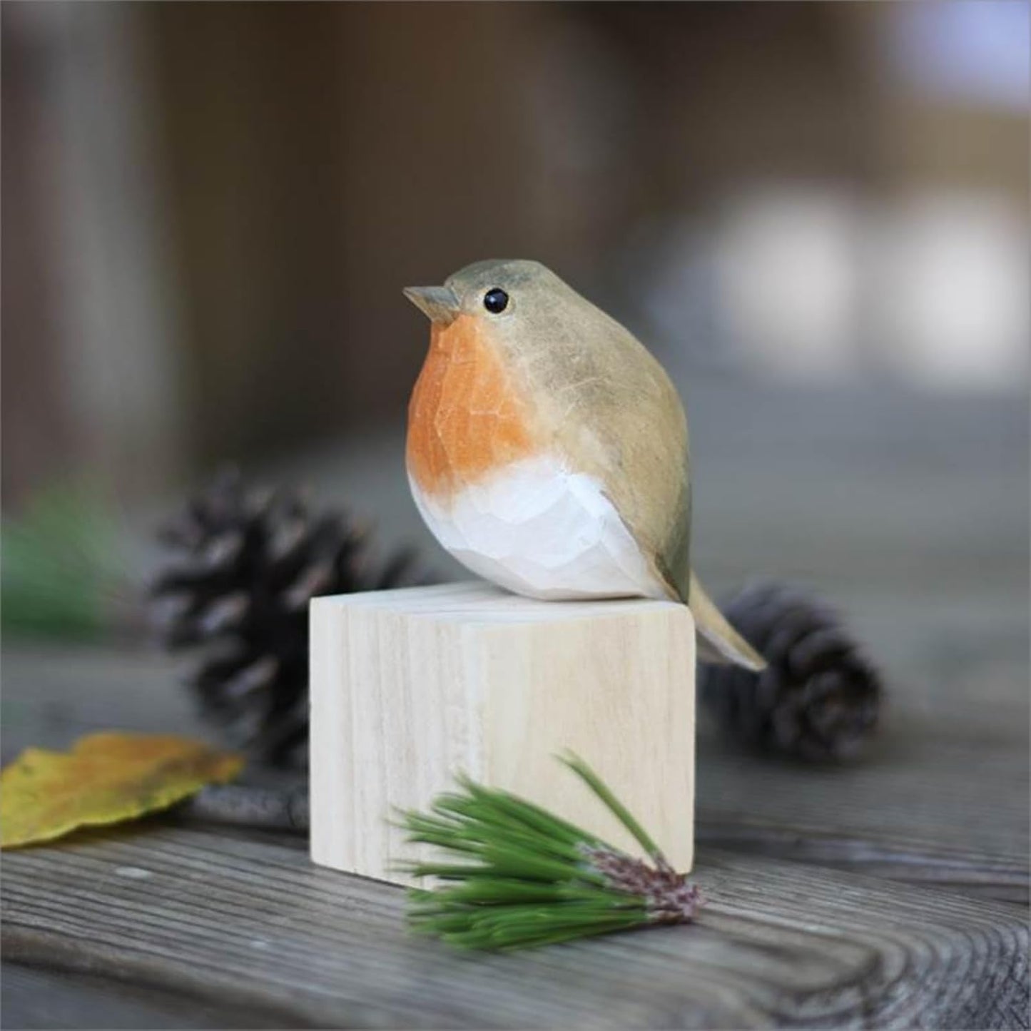 Handcrafted Wooden Robin Collectible – Small Christmas Bird Figurine for Shelf, Desk, or Mantel – Eco-Friendly Gift for Bird Lovers & Collectors