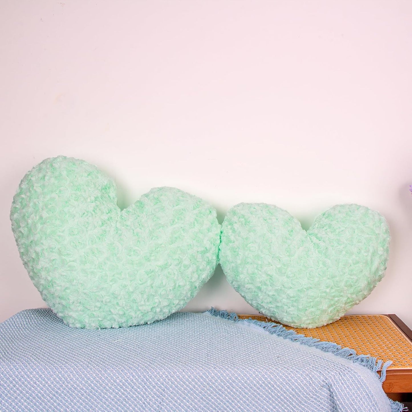 Jade Green Oversized Heart Shaped Throw Pillow – 600g Faux Rabbit Fur + Plush 6D PP Cotton – 18"x16" Decorative Cushion