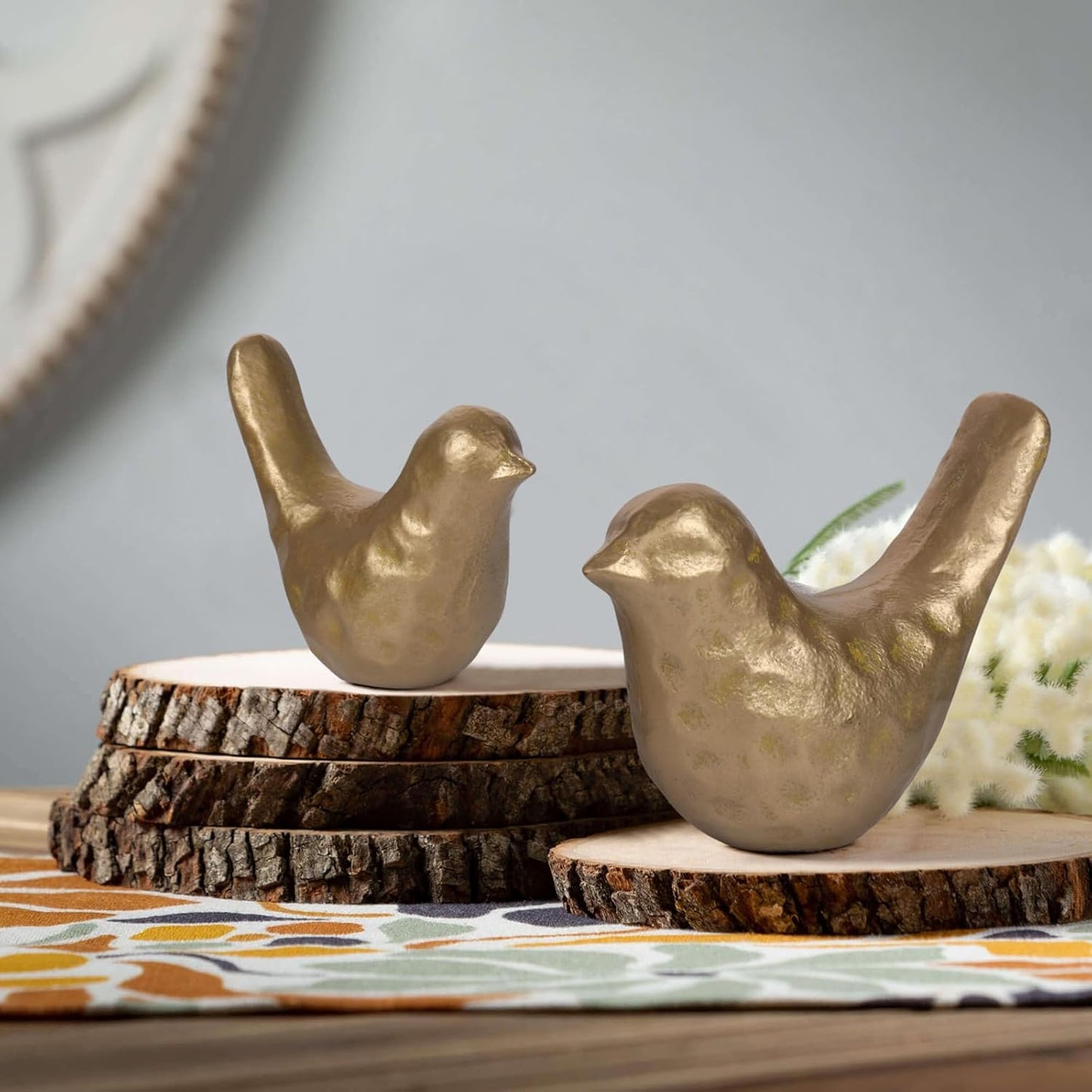 Elegant Cast Iron Bird Statue with Vintage Brass Coating – Gold Bird Figurine for Home Desk, Living Room, Bedroom, Office – Charming Decorative Ornament