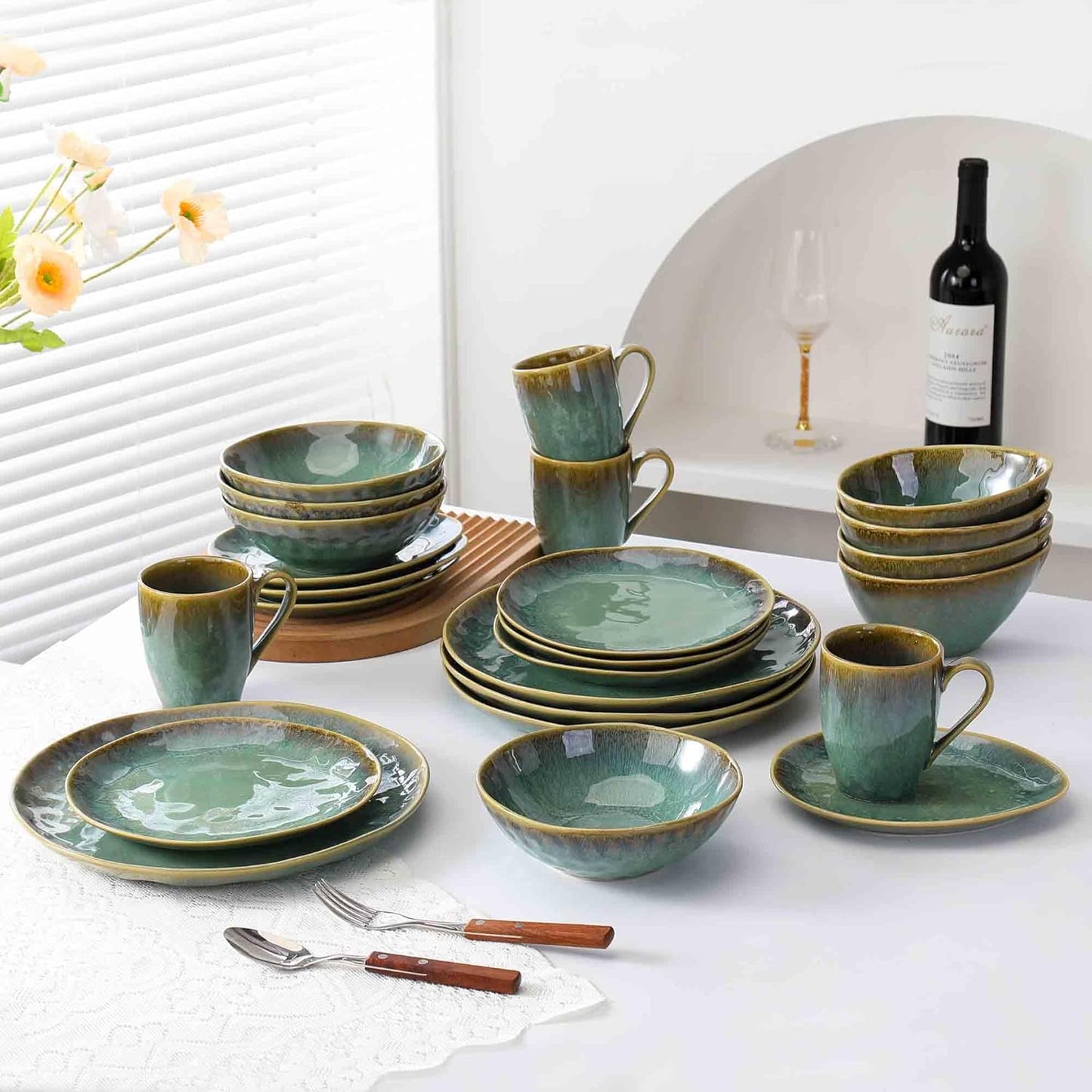 Henten Home Ceramic Dinner Plate Set, 11 Inch Porcelain Pizza, Pasta, Salad Plates, Irregular Shape Steak Plates Set of 4, Stoneware Serving Dishes for Kitchen (Green)