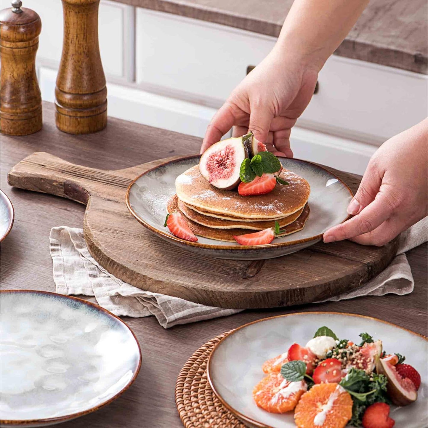 Henten Home Ceramic Dessert Plates, 8.5 Inch Salad Plate Set of 4, Porcelain Snack Serving Dishes for Cake, Kitchen, Microwave & Dishwasher Safe, Reactive Glaze (White)