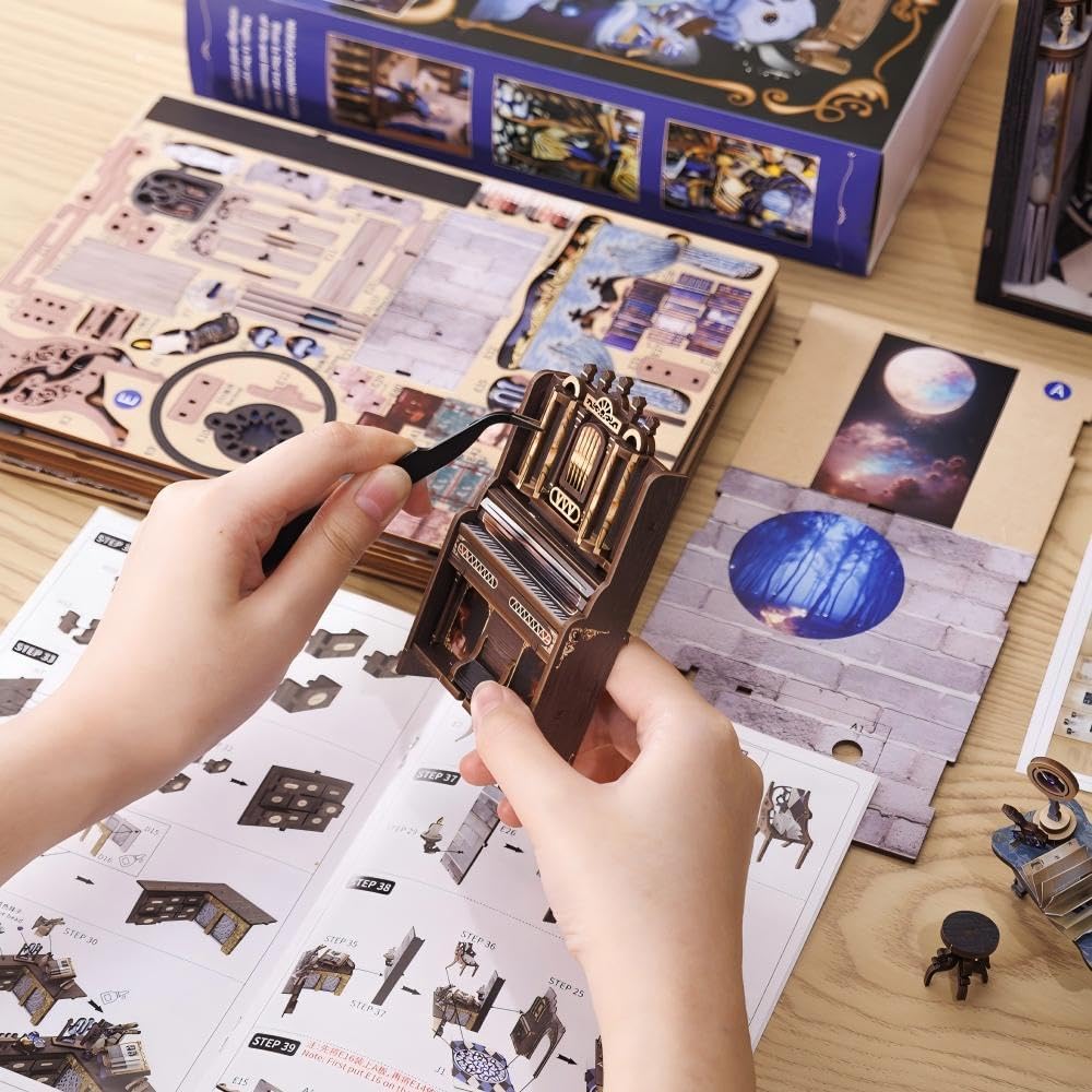 Fsolis Book Nook Kit DIY Miniature House Kit, 3D Wooden Puzzles for Adults, 350pcs, Booknook Magic Bookshelf Decor Decoratvie Bookends Tiny House Gifts for Women Teens Book Lovers(Nebula Common Room)