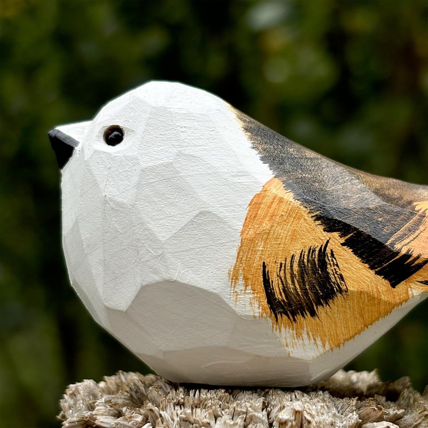 Hand Carved Bird Figurines, Hand-Painted Sculpted Wooden Birds, Wood Bird Sculptures for Home Decoration, Hand Crafted Life Like Bird Statues, Ideal Gifts for Bird Lovers (Long-Tailed Tit)