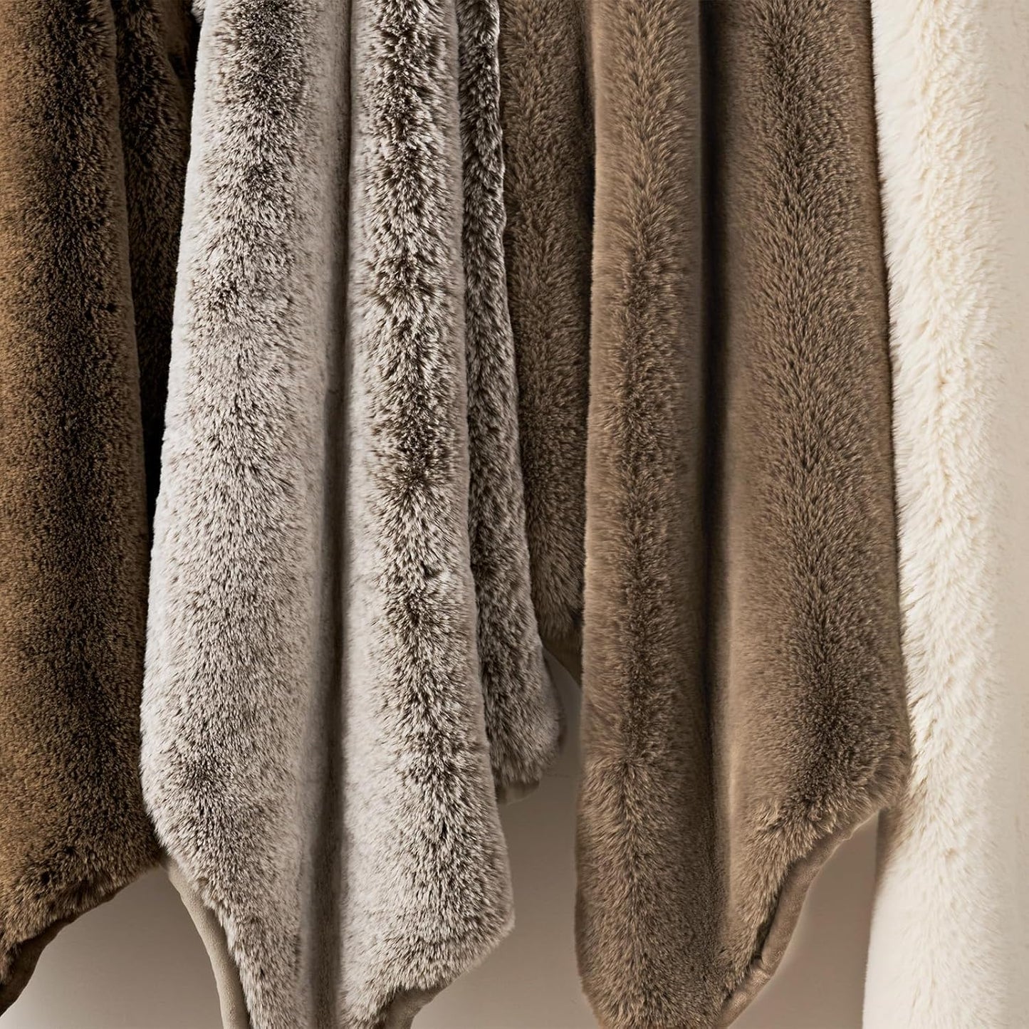 EVERGRACEHOME Luxury Soft Faux Chinchilla Fur Throw Blanket for Couch, Warm Thick Heavy Winter Throw Blanket 1220GSM for Bed, Fluffy Cozy Mink Blanket with Reversible Velvet, Tawny Mink, 60"x80"