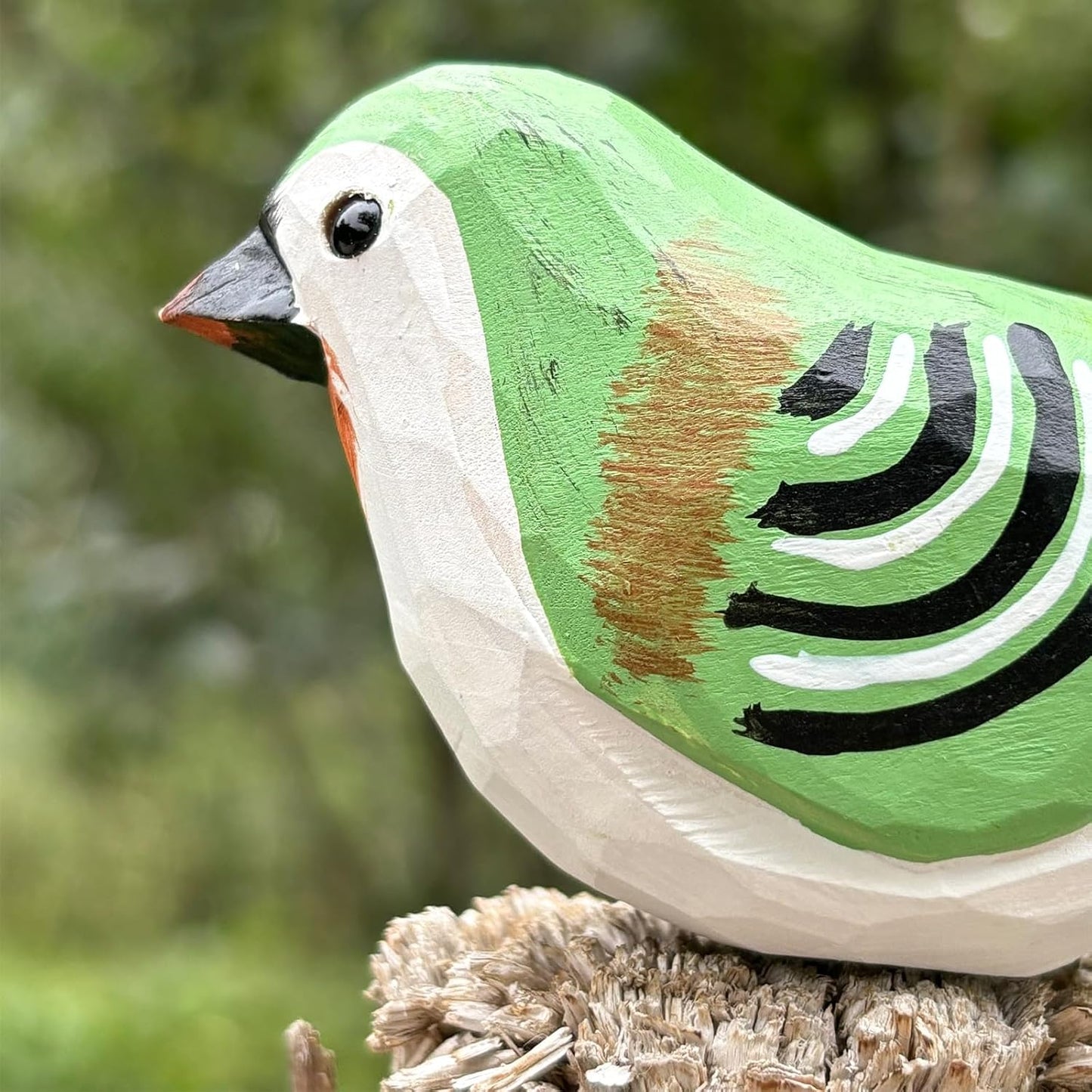 Hand Carved Bird Figurines, Hand-Painted Sculpted Wooden Birds, Wood Bird Sculptures for Home Decoration, Hand Crafted Life Like Bird Statues, Ideal Gifts for Bird Lovers (Jamaican Tody)