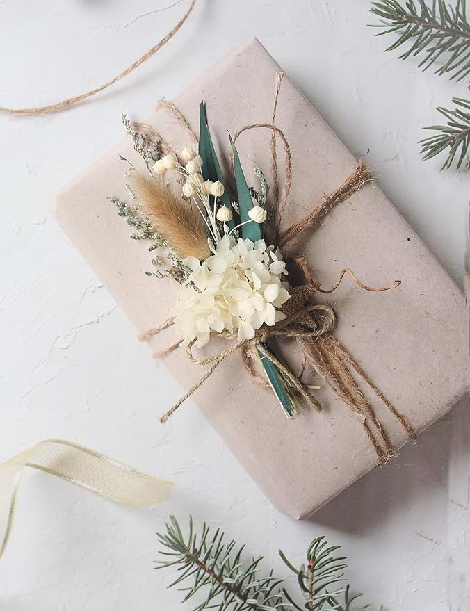 xin's convey Mini Dried Flower Bouquet Set (12 pcs), Wall Bouquet, Party Plate Decoration, Bridesmaid Flower Girl Proposal Gift Box, Groomsmen Corsage, Shooting Props. (White)