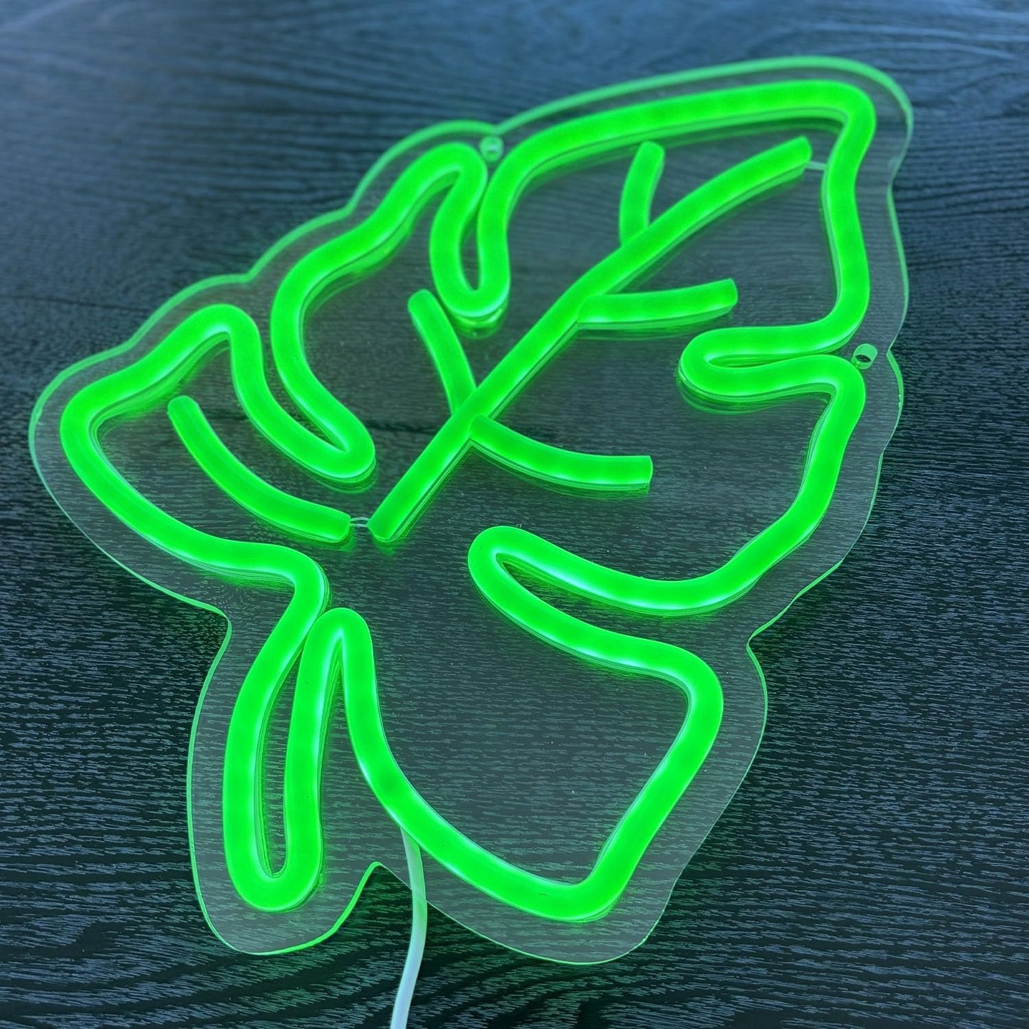 Green Leaf Neon Sign,Light Up Signs for Wall Decor,LED Night Light for Room Decor Camping Bar Birthday Party Wedding,11.5 * 10.3in