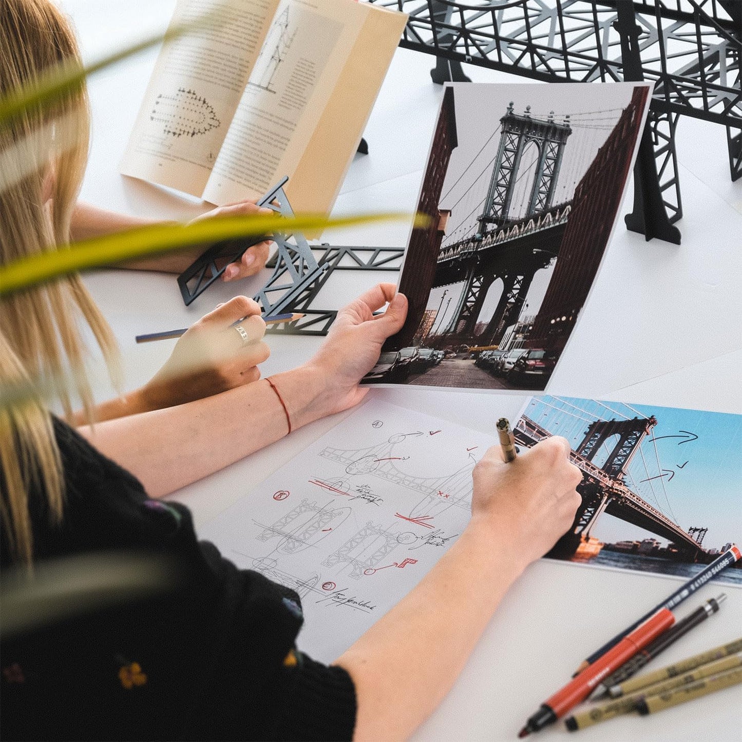 Metal Bridge Shelf – Iron Floating Shelf for Wall or Desk Use – Decorative Storage Rack for Books, Plants & Home Decor – Wall-Mounted or Tabletop Display (Manhattan Red)