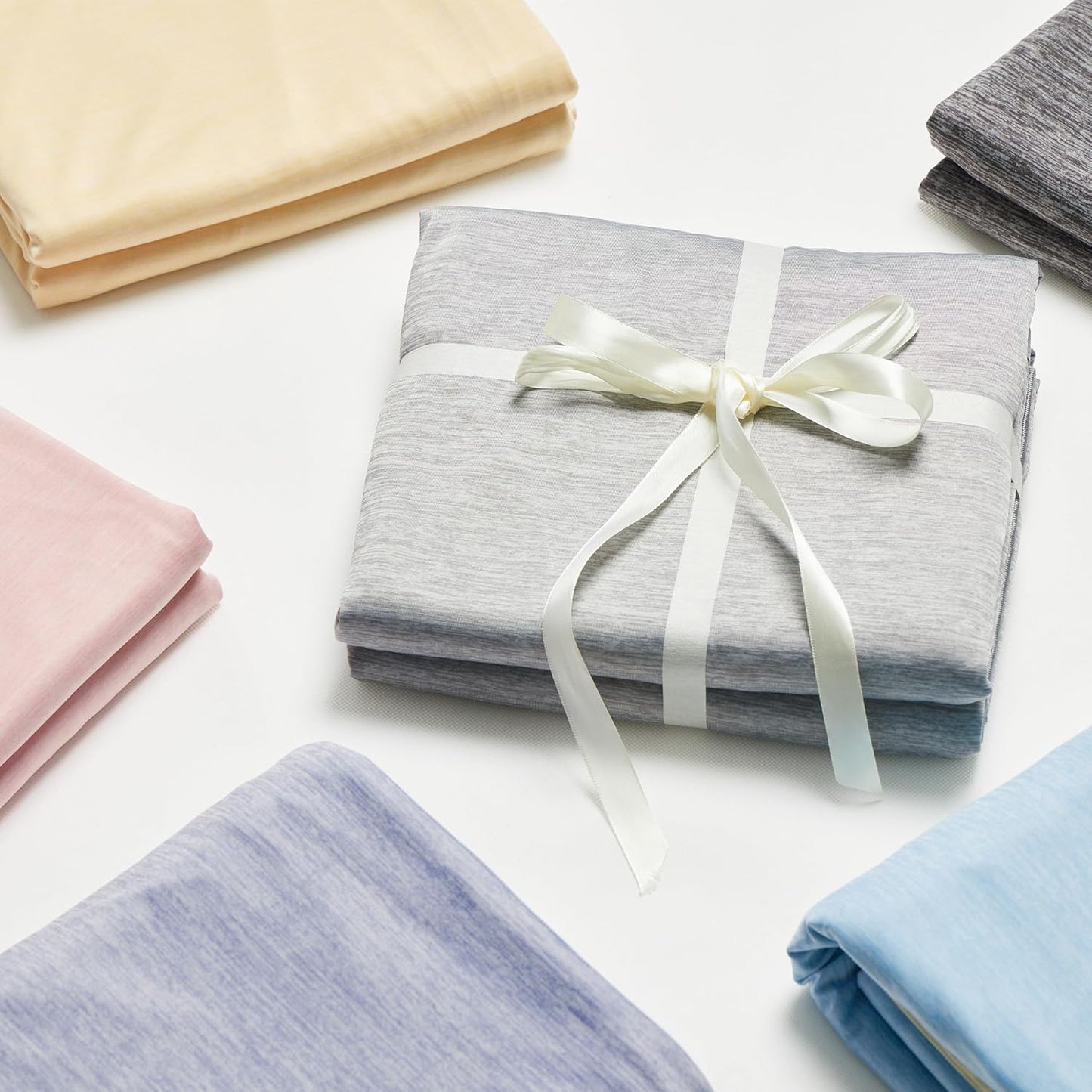 HYLEORY Cooling Blankets for Hot Sleepers, Cool Summer Blanket Keep Body Cool for Night Sweats Double Sided Lightweight Breathable Blanket for Bed Couch Sofa, Throw (50"x70"), Grey