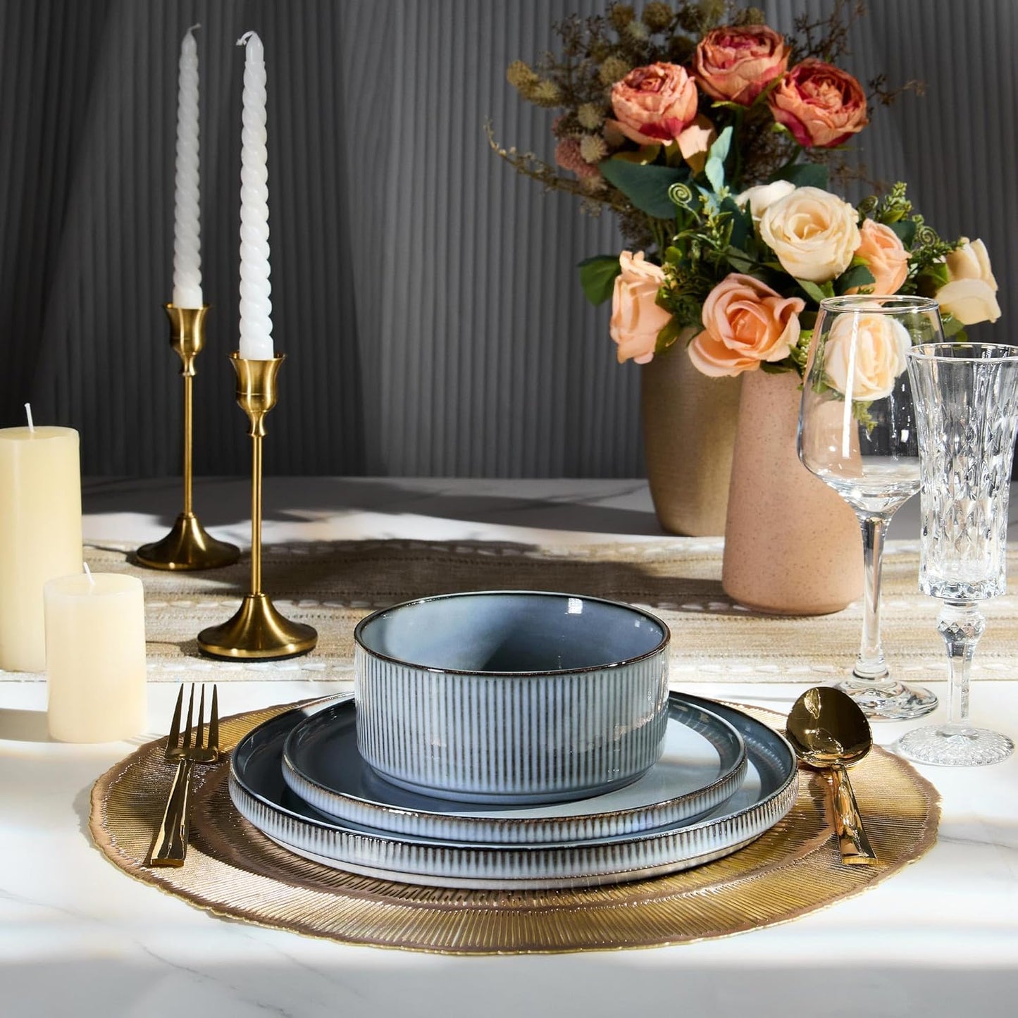 E-far Stoneware Dinnerware Sets, 18-Pieces Modern Plates and Bowls Sets, Kitchen Dinning Porcelain Dishes Set for 6, Chip & Scratch Resistant, Dishwasher & Microwave Safe, Dusty Blue