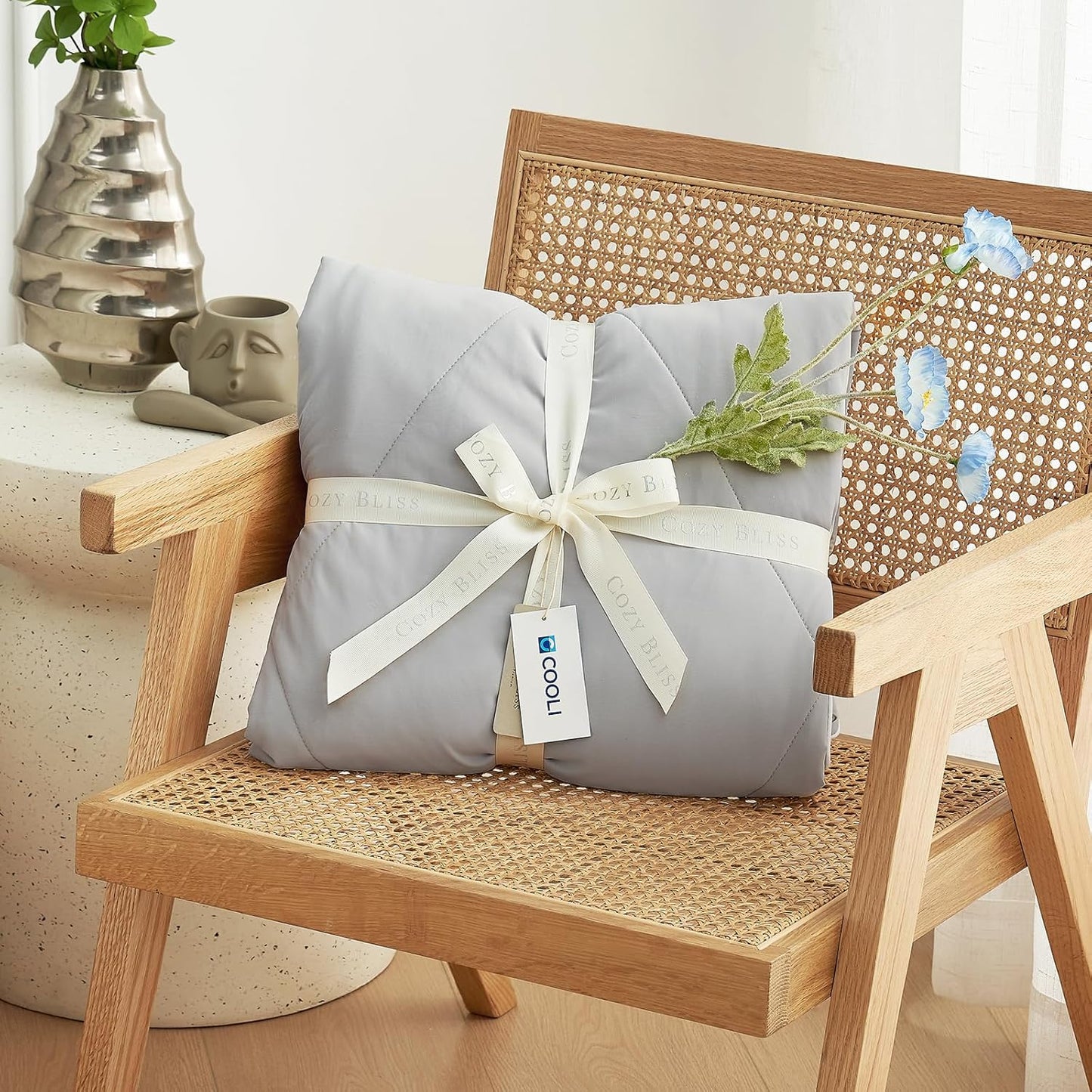 Cozy Bliss Cooling Comforter Twin Size, Cooling Blankets for Hot Sleepers and Night Sweats, Gray Summer Comforter for Twin Size Bed, Breathable Soft Lightweight Silk Smooth