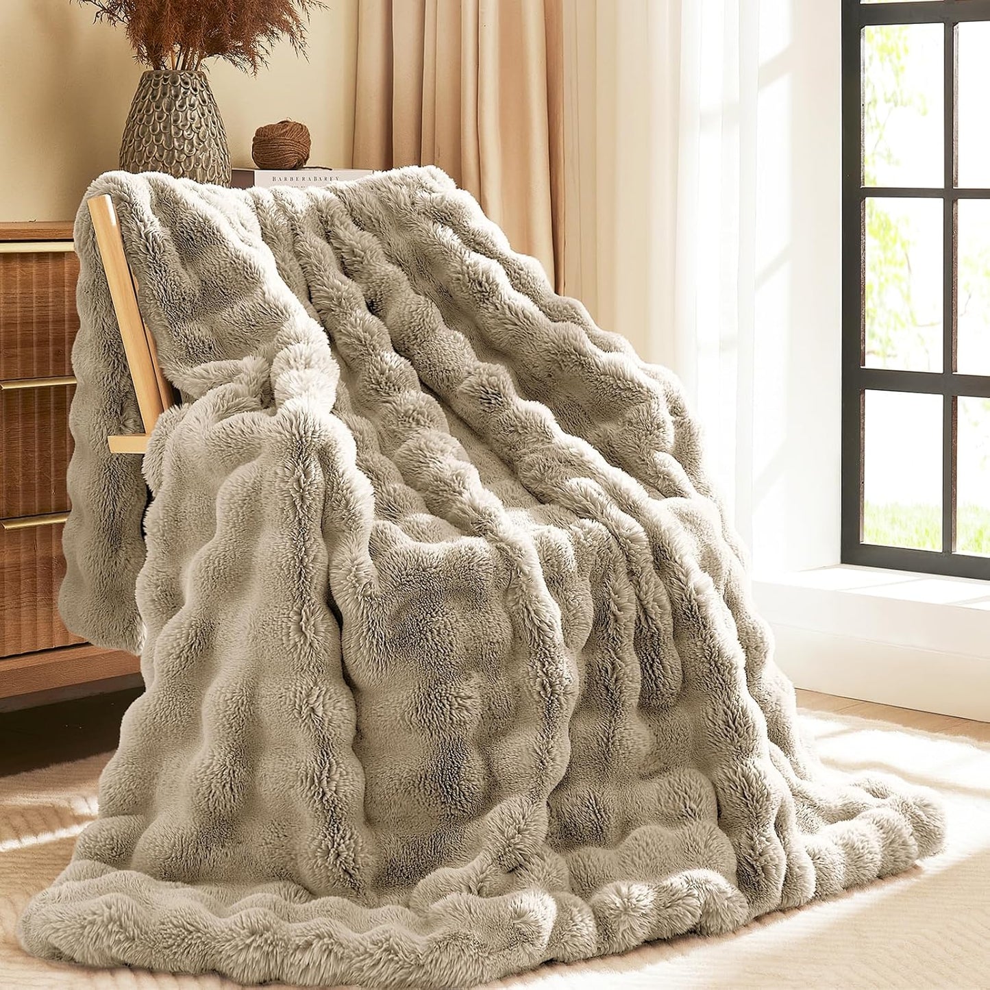 L'AGRATY Faux Rabbit Fur Blanket: 90" x 90" Queen Luxury Soft Fluffy Thick Fur Throw Blanket for Couch Bed Sofa - Cozy Plush Bubble Blankets for Winter: Flannel Fleece Decorative Blanket(Castle Grey)