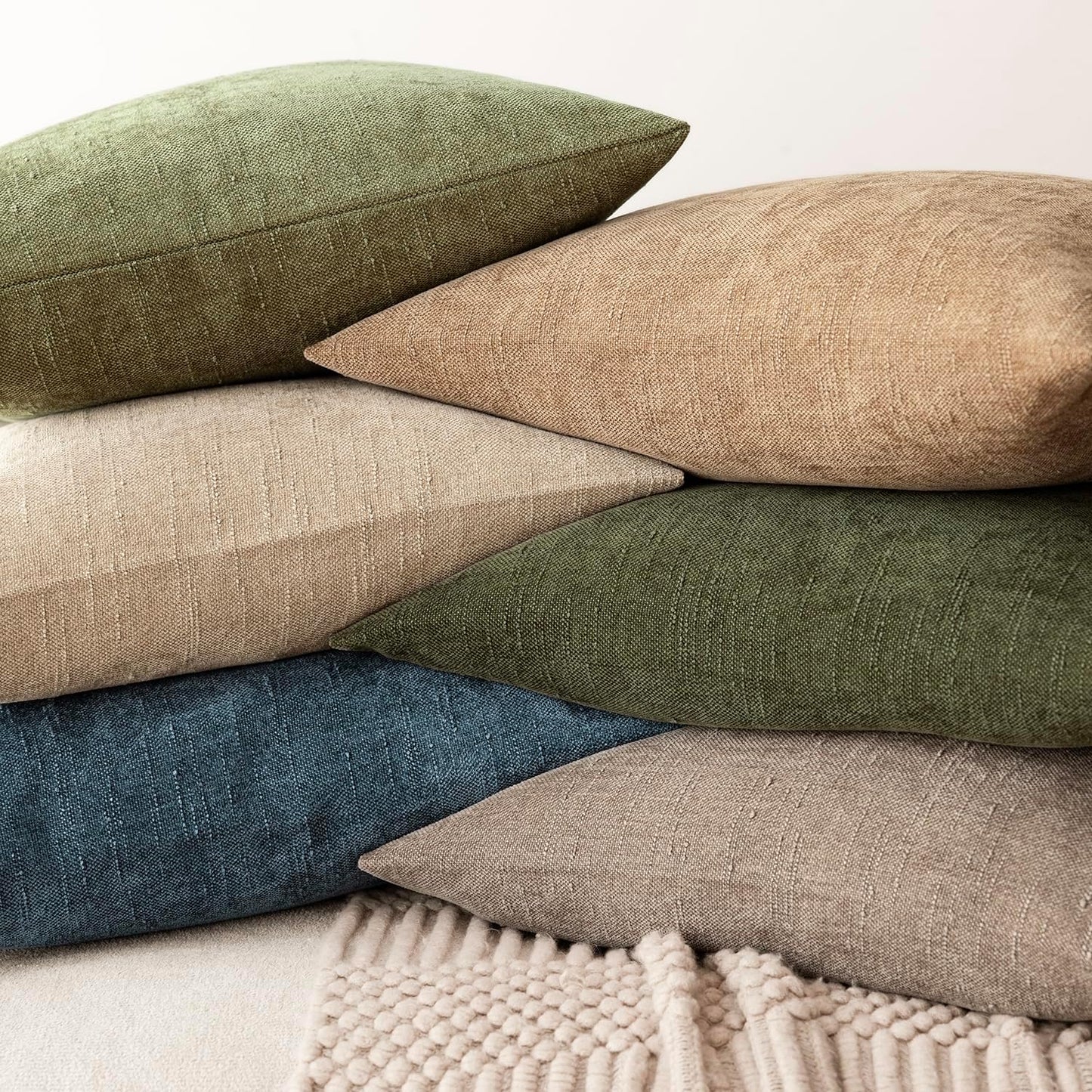 Foindtower Pack of 2 Textured Chenille Throw Decorative Pillow Covers Square Accent Solid Cushion Cover Neutral Farmhouse Lumbar Pillow Case for Couch Sofa Bedroom Living Room 12x24 Inch,Dark Green