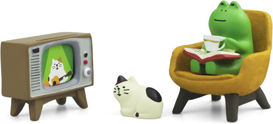 Cute Mini Frog and Cat Figurine with Small Sofa and TV Resin Figure for Office Home Decor Perfect Cute Frog Gift and Cat Gift