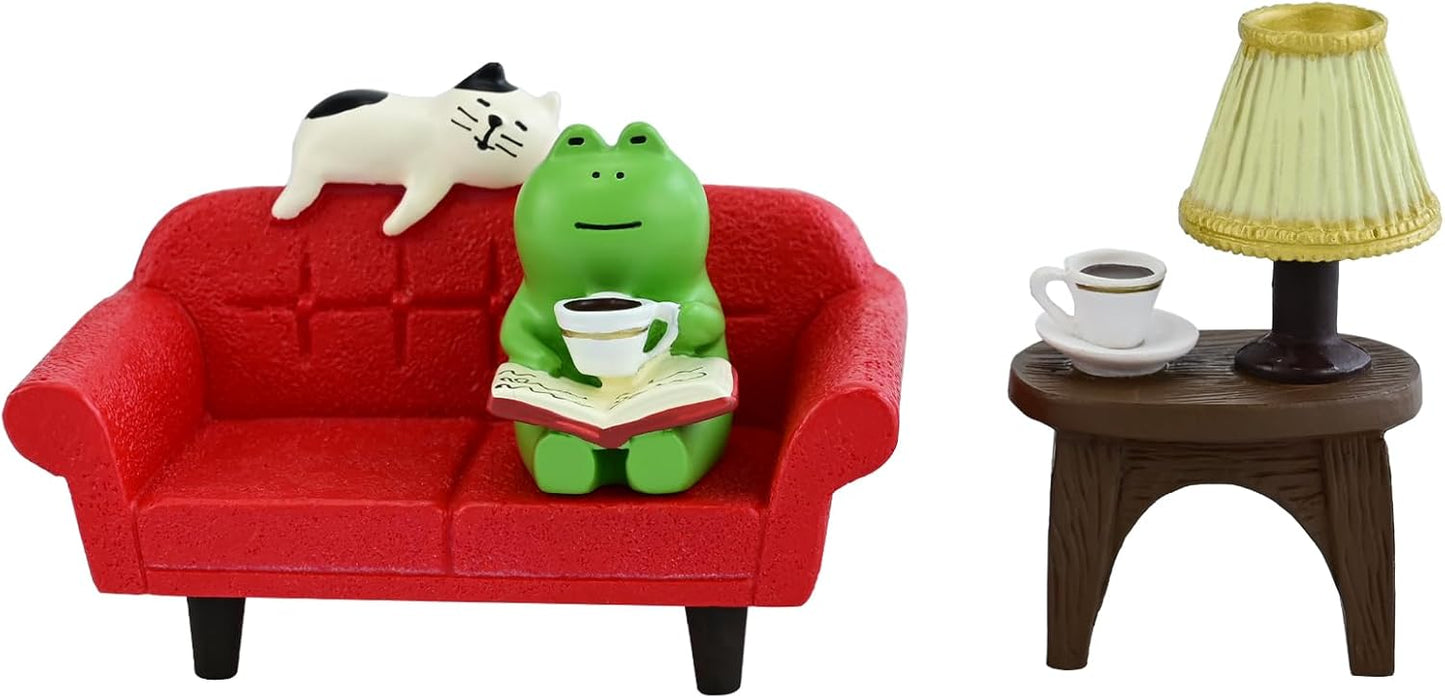 Cute Mini Frog Figurine with Small Sofa and Lamp Table Resin Frog Figure for Office Decor (Red Long Sofa)