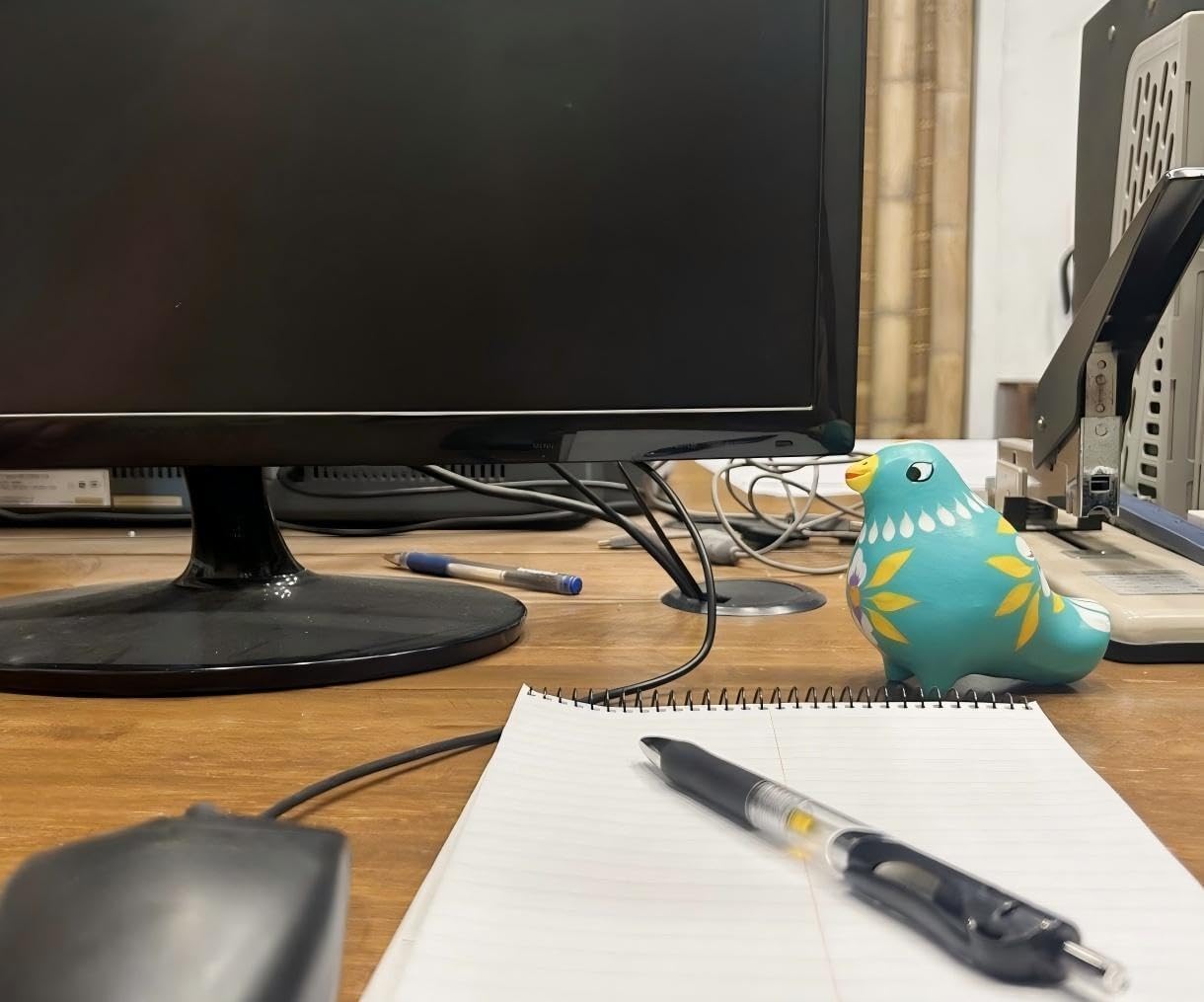 Decorative Clay Bird Figurines Hand-Painted Folk Art Design Collectible Smal Figurines Holiday Birthday Couples Friend Unique Gift Idea Decorative Home Art Table Bring Good Luck (Turquoise)