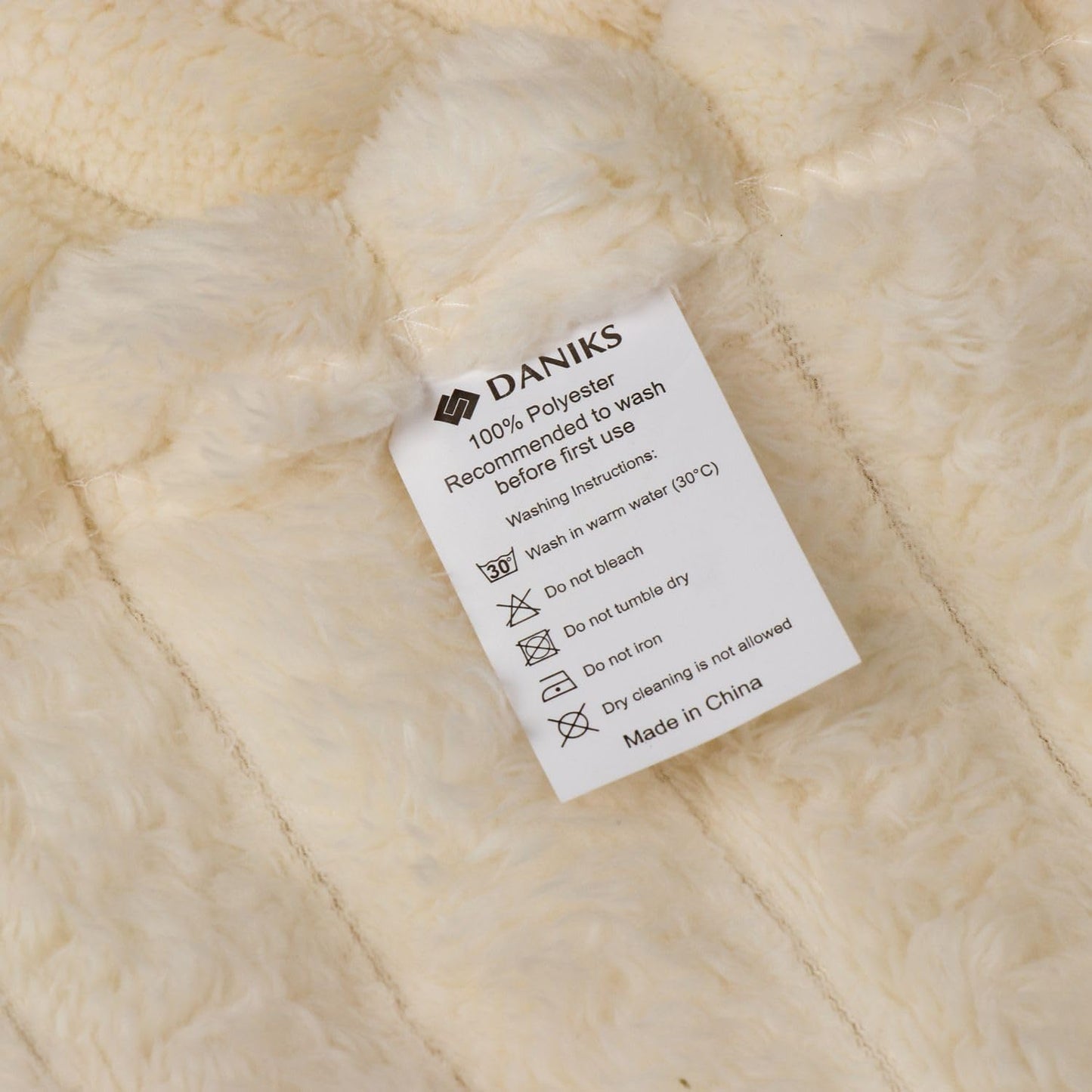 Daniks Fleece Throw Blanket for Bed and Sofa, 60x80, 330 GSM – 3D Ribbed Jacquard, Plush and Lightweight, Beige