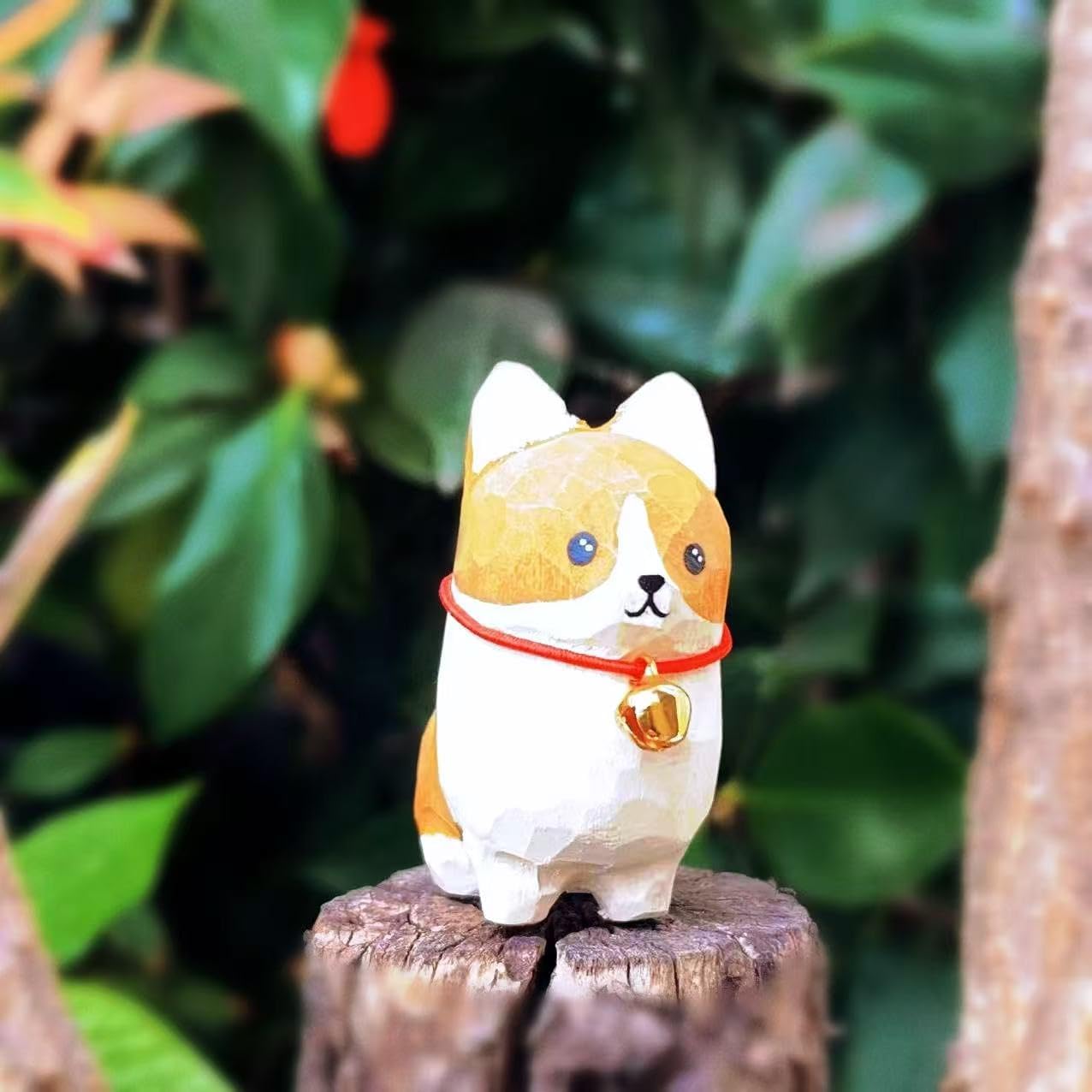 Handmade Wooden Corgi Figurine – Small 1.4" Carved Dog Statue with Round Base, Cute Desk or Shelf Decor, Unique Collectible Pet Memorial and Thoughtful Gift for Dog Lovers