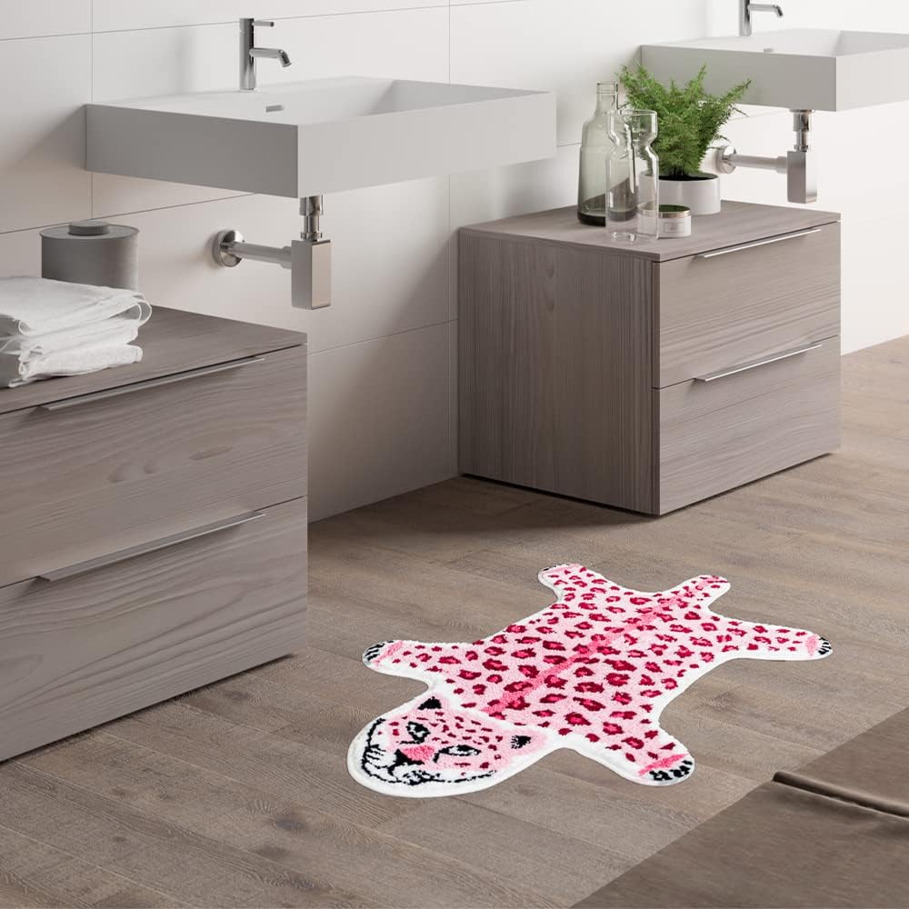 Funny Pink Leopard Bath Mat for Bathroom, Cute Cartoon Bathroom Rugs Non Slip Animal Shaped Absorbent Preppy Bathtub Rug Decor Aesthetic Plush Shower Rugs Machine Washable 23.6x39.3in