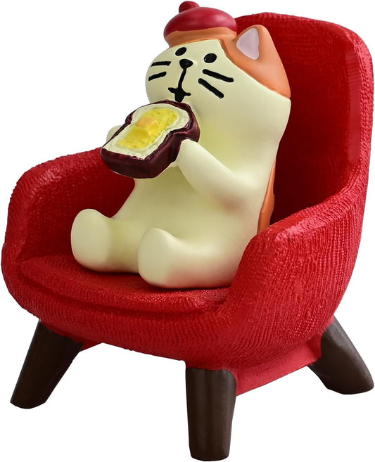 Cute Mini Cat Eating Toast Bread Figurine with Small Sofa Resin Figure for Office Home Decor for Cat Lovers (Red Sofa)