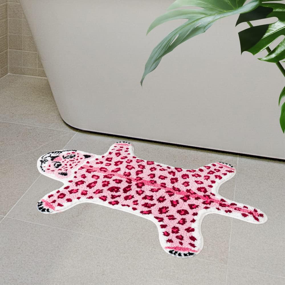 Funny Pink Leopard Bath Mat for Bathroom, Cute Cartoon Bathroom Rugs Non Slip Animal Shaped Absorbent Preppy Bathtub Rug Decor Aesthetic Plush Shower Rugs Machine Washable 23.6x39.3in