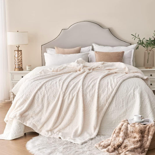Krifey Oversized Faux Fur Blanket, Super Soft Cozy Blanket, Luxury Fluffy Throw Blanket Fuzzy Bed Throw, Plush for Women, Cream 60" x 80"