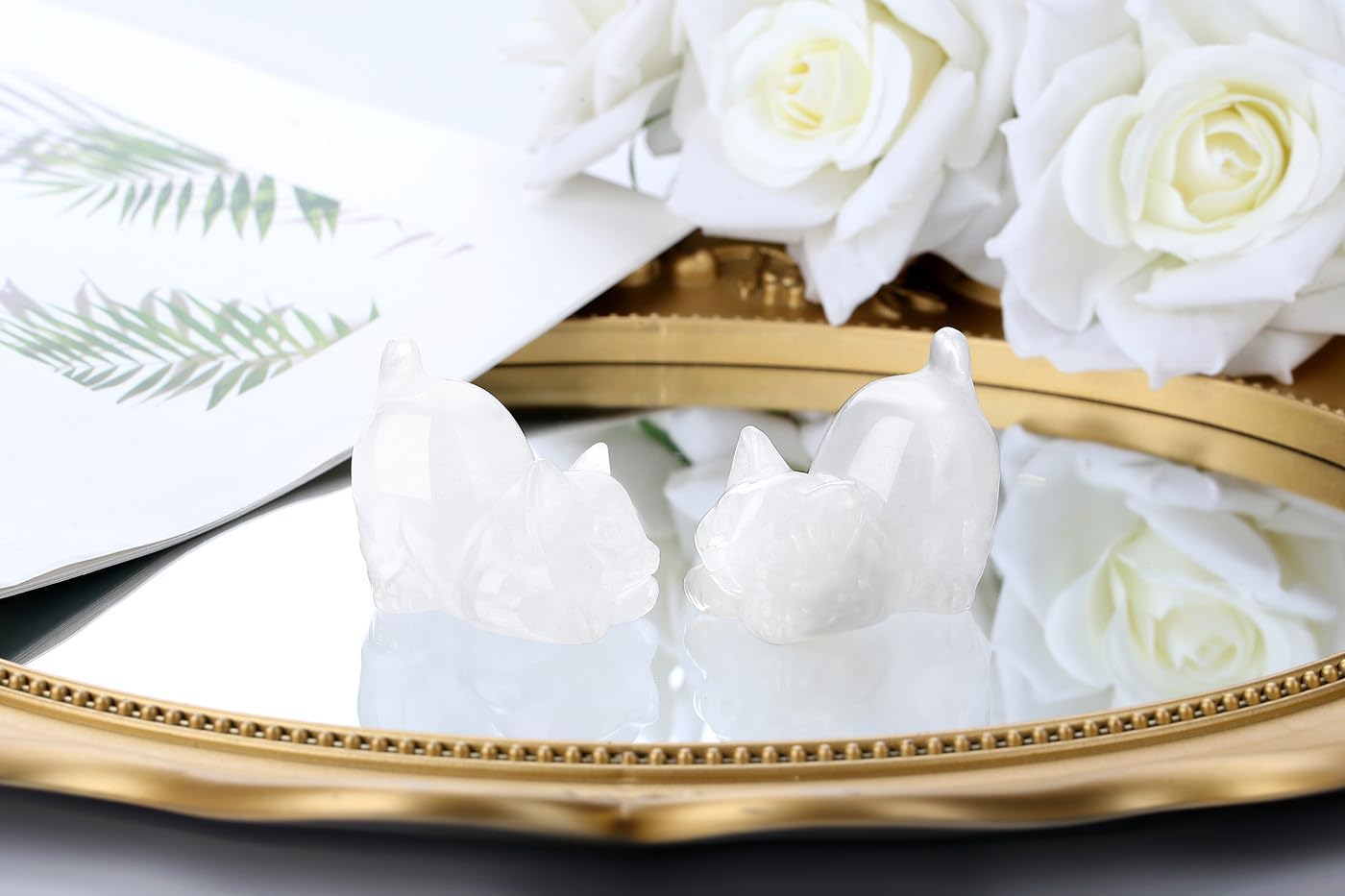 Clear Quartz Cat Decor Crystal Statue Carved Home Office Room Decor Figurines for Desk Sculpture Lazy Handcrafted Healing Stone Natural Gemstones Spiritual Gifts for Cat Lovers