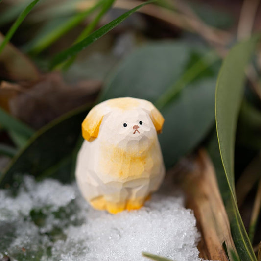 Cute Small Wood Golden Retriever Figurine,1.6'' Handmade Carved White Golden Retriever Statue, Unique Dog Figure Collectibles Home Decor Gift for Dog Lover