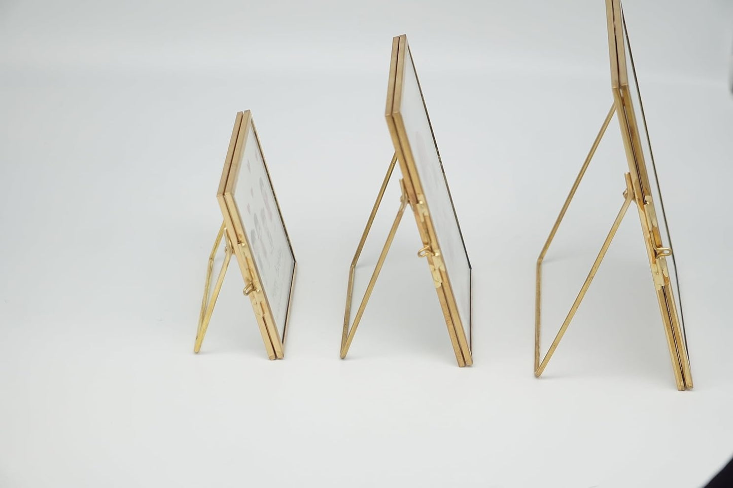 Gold Picture Frame - 4x6 Antique Brass Postcard Picture Frame for Desk - Small Pressed Glass Frame for Pressed Flowers - Floating Vertical (3 different sizes (4 * 4, 4 * 6, 5 * 7))