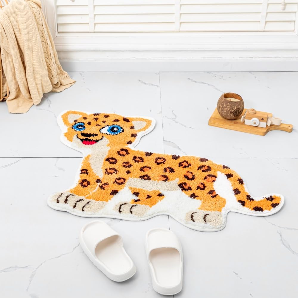 Fun Gold Leopard Bath Mat for Bathroom, Cute Leopard Cartoon Bath Rugs Non Slip Animal Shaped Absorbent Preppy Bathtub Rug Bathroom Decor Aesthetic Plush Shower Rugs Machine Washable 23.6x39.3in