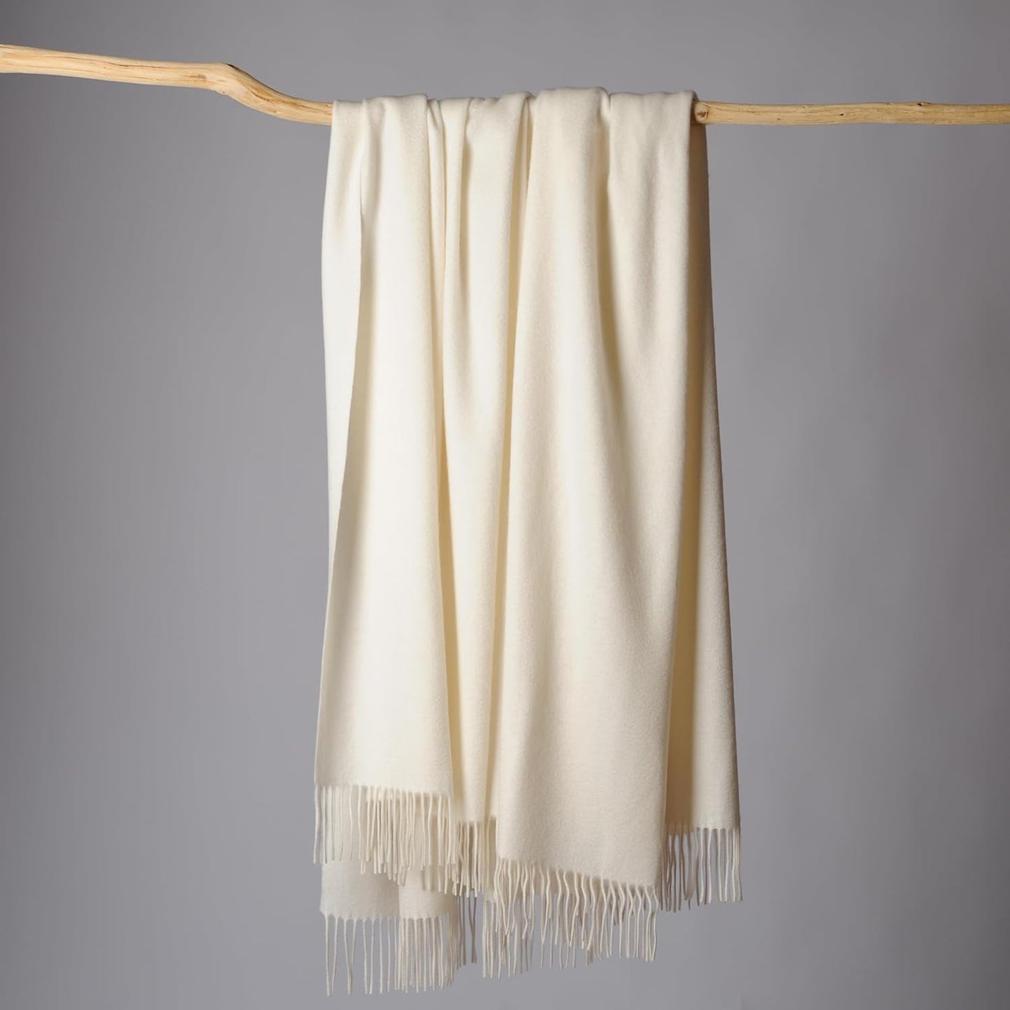 CUDDLE DREAMS Premium Cashmere Throw Blanket with Fringe, Luxuriously Soft (Ivory)