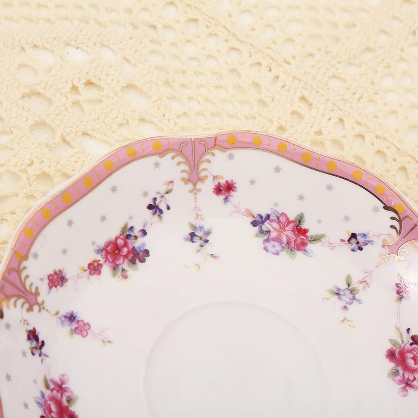 fanquare Vintage Pink Coffee Cup with Saucer, Porcelain Tea Cup and Plate, Big Floral Tea Cup Gift, 7.4oz