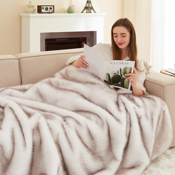 L'AGRATY Faux Fur Throw Blanket: 60''x 80'' Luxury Fluffy Plush Thick Faux Fur Blanket for Bed Couch Sofa - Cozy Soft Fuzzy Blankets for Women Man: Minky Couture Decoration Blanket (White Beige)