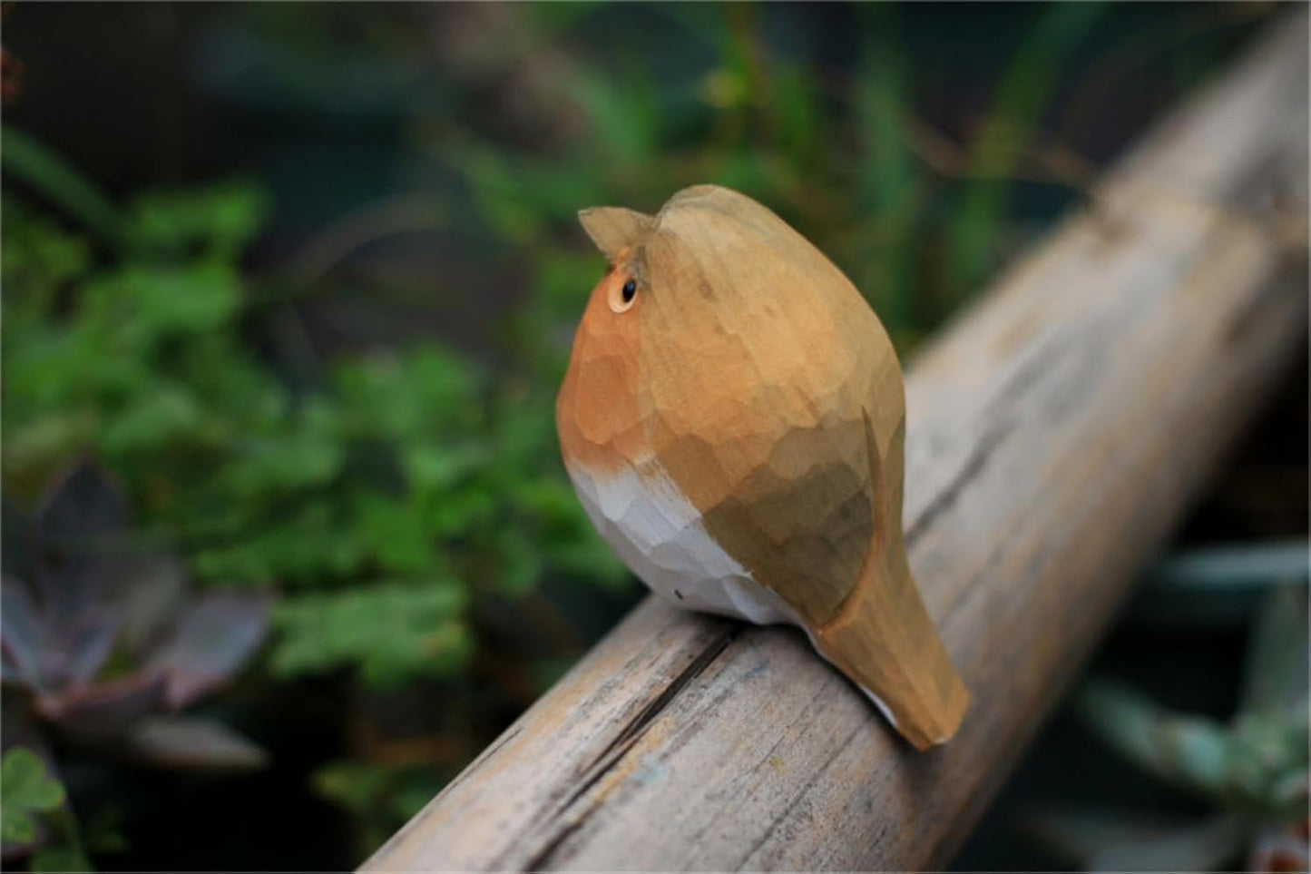 Handcrafted Wooden Robin Collectible – Small Christmas Bird Figurine for Shelf, Desk, or Mantel – Eco-Friendly Gift for Bird Lovers & Collectors