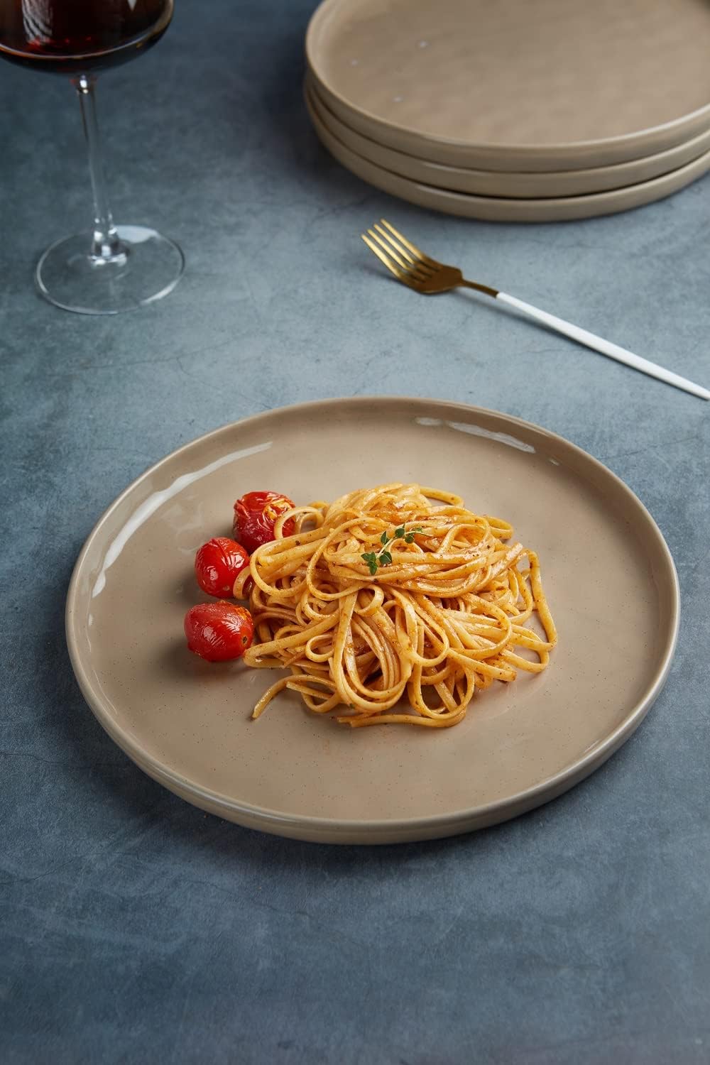 famiware Mars 6 Pieces Dinner Plates, 10.25 inch Plate Set, Scratch Resistant, Stoneware Dinnerware, Kitchen Modern Rustic Serving Dishes, Cinnamon Brown