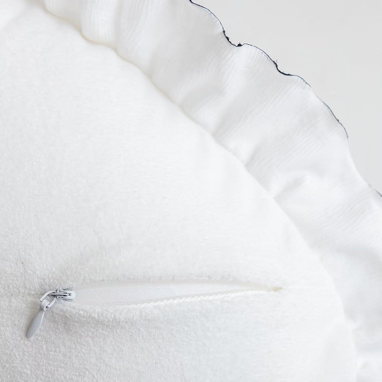 Heart-Shaped Throw Pillow 20×16 Inch Chenier Black Ruffed Heart Pillow Home Decoration Pillows Cushion for Sofa Bed Chair Living Room White