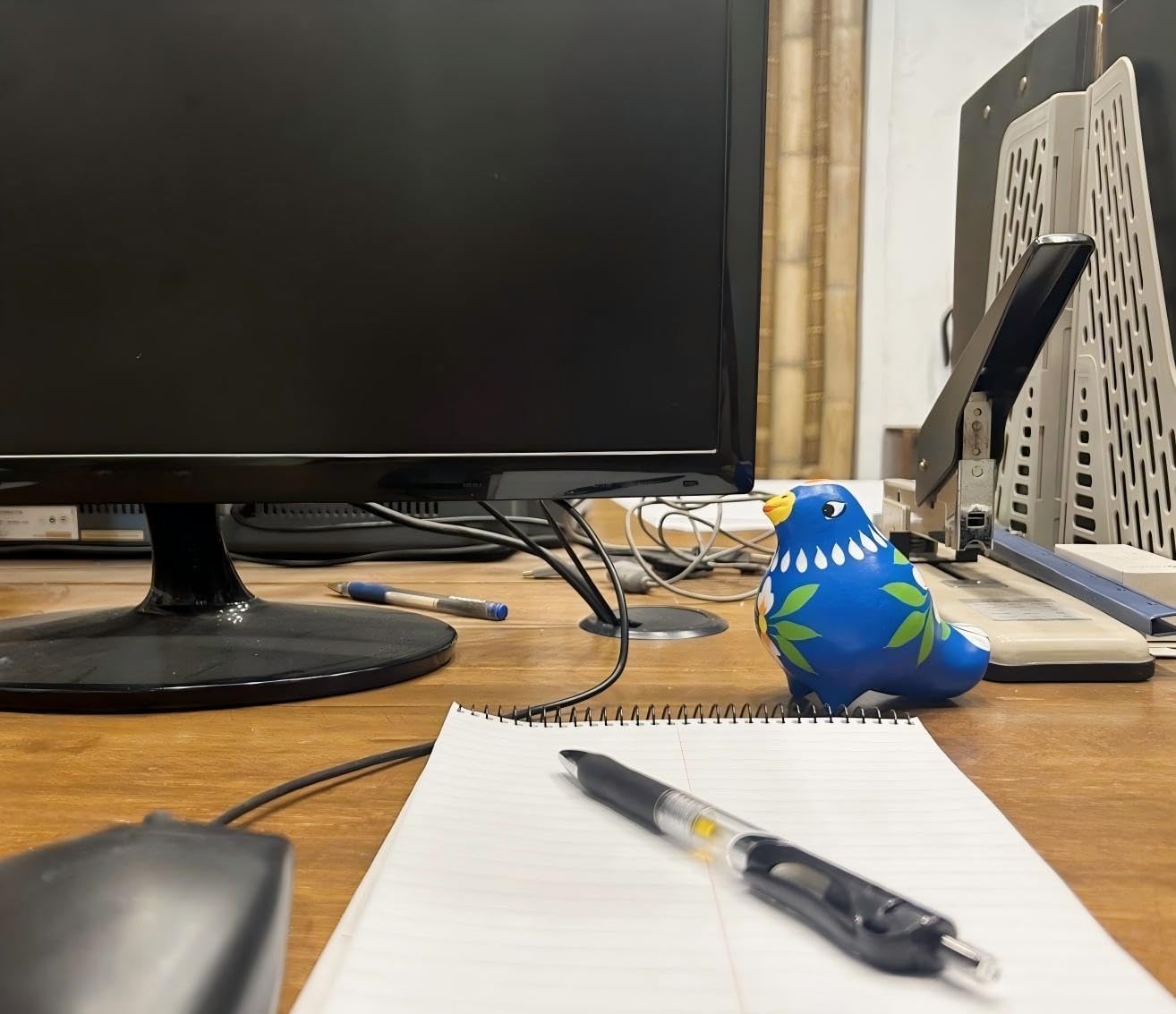 Decorative Clay Bird Figurines Hand-Painted Folk Art Design Collectible Smal Figurines Holiday Birthday Couples Friend Unique Gift Idea Decorative Home Art Table Bring Good Luck (Blue)