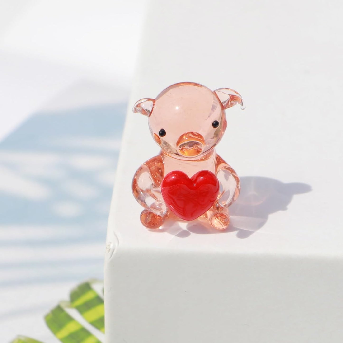 Miniature Hand Blown Glass Pig Figurine Crystal Animal Decor, Home Statues Collectible Figurines 3D Animal Ornament for Women & Men Heart