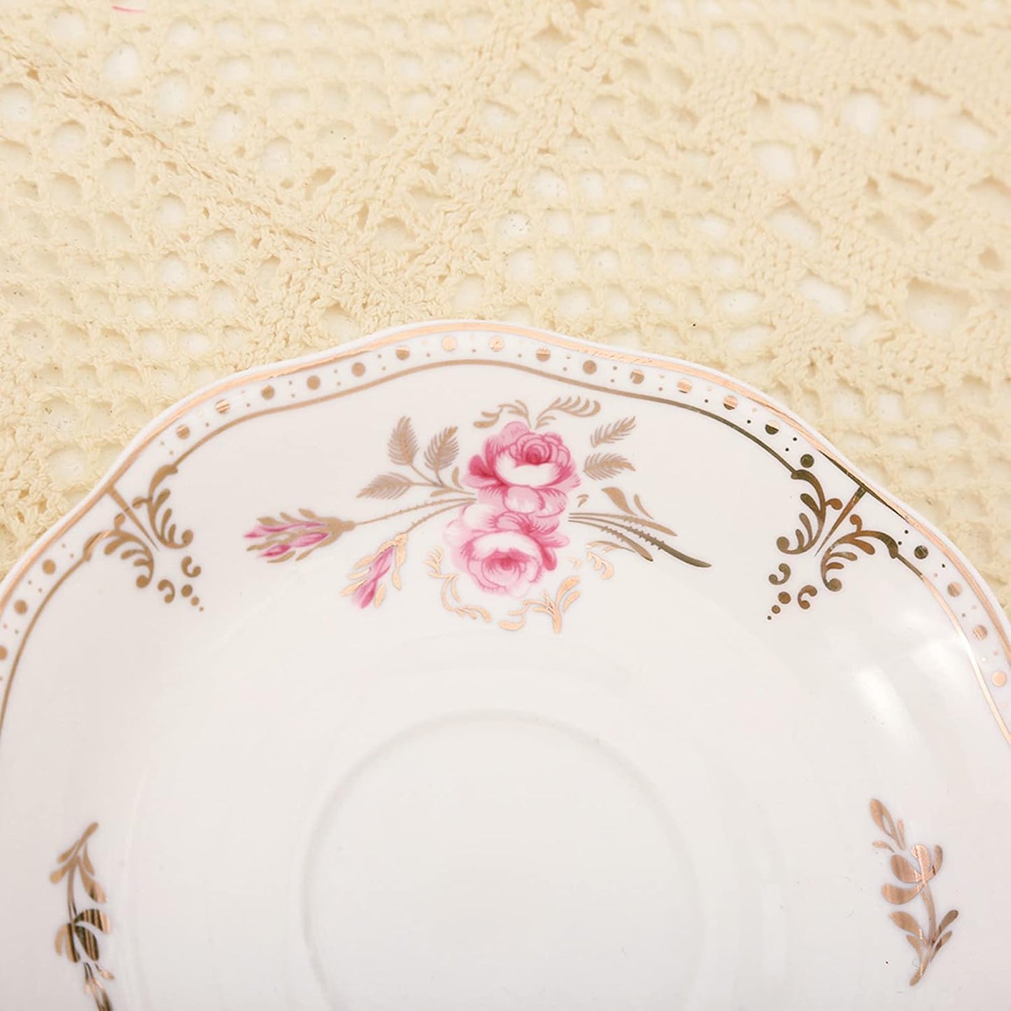 fanquare 7.4oz Floral Porcelain Tea Cup and Saucer Set, Light Pink Coffee Cup with Gold Trim, Vintage British Tea Cup