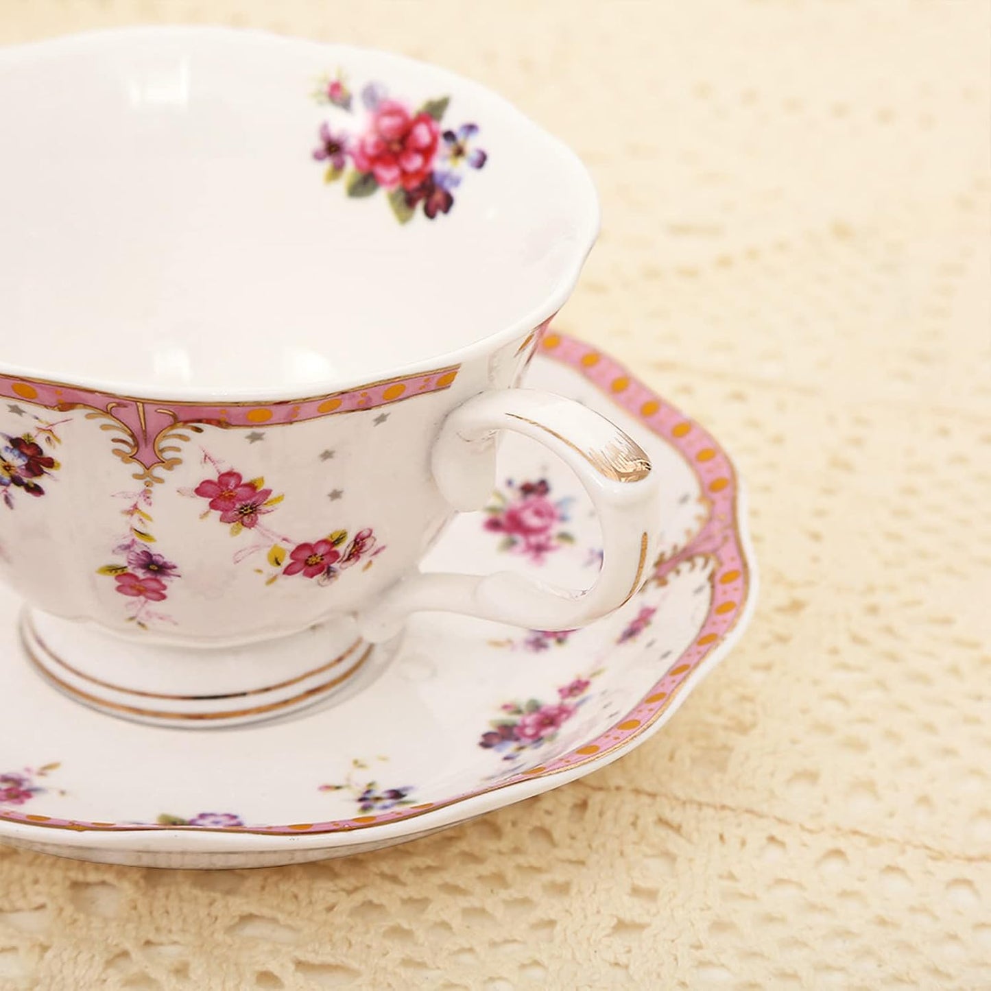 fanquare Vintage Pink Coffee Cup with Saucer, Porcelain Tea Cup and Plate, Big Floral Tea Cup Gift, 7.4oz