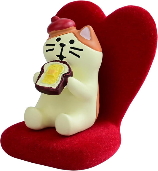 Cute Mini Cat Eating Toast Bread Figurine with Small Sofa Resin Figure for Office Home Decor for Cat Lovers (Love Shaped Sofa)