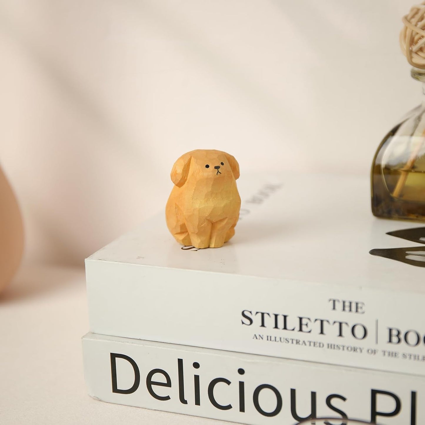 Cute Small Wood Golden Retriever Figurine,1.6'' Handmade Carved Golden Retriever Statue, Unique Dog Figure Collectibles Home Decor Gift for Dog Lover