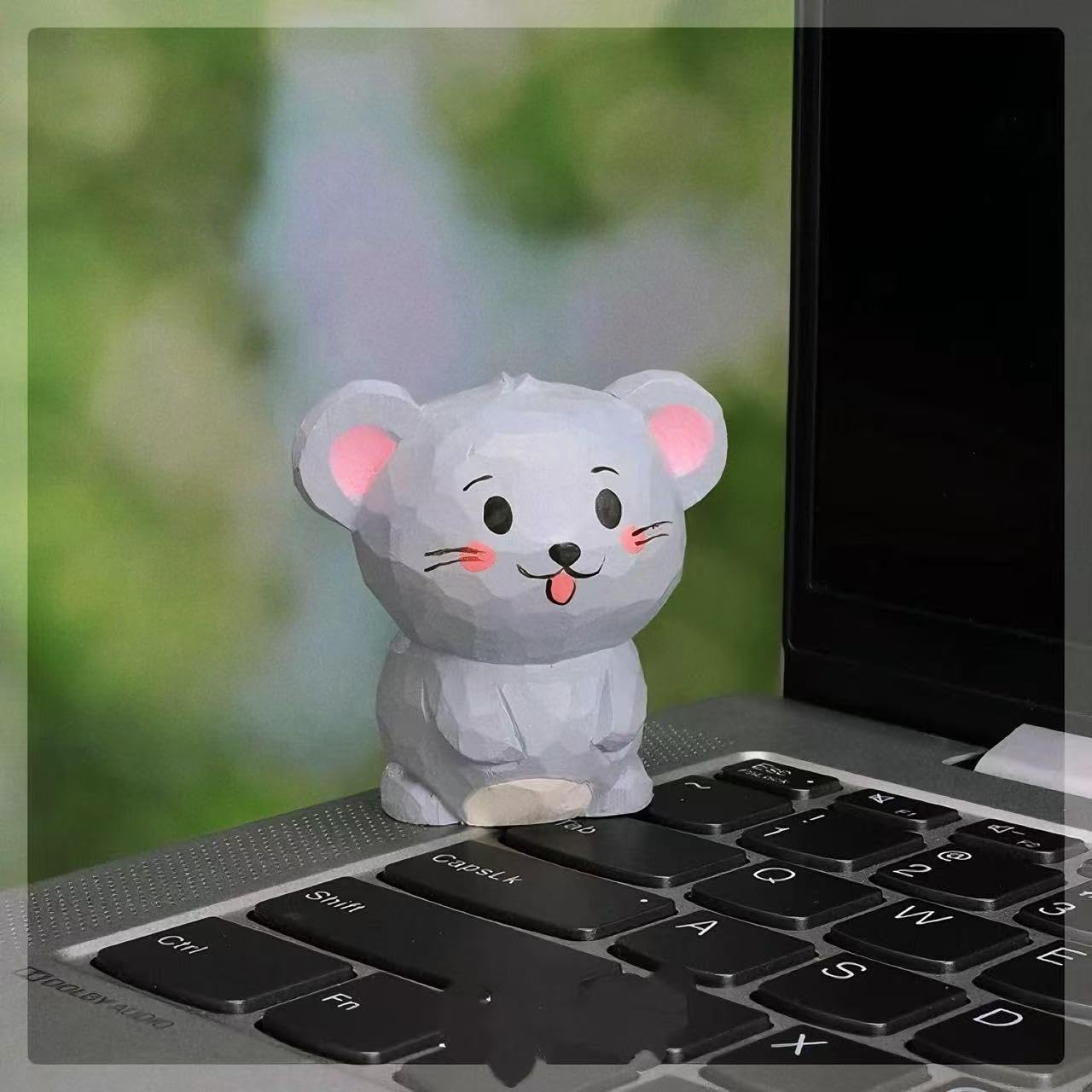 Hand Carved Little Mouse Figurines Craft, 2PCS Wooden Mouse Figurine with Base, Cute Desktop Decor, Wooden Animal Statue Art Collectibles