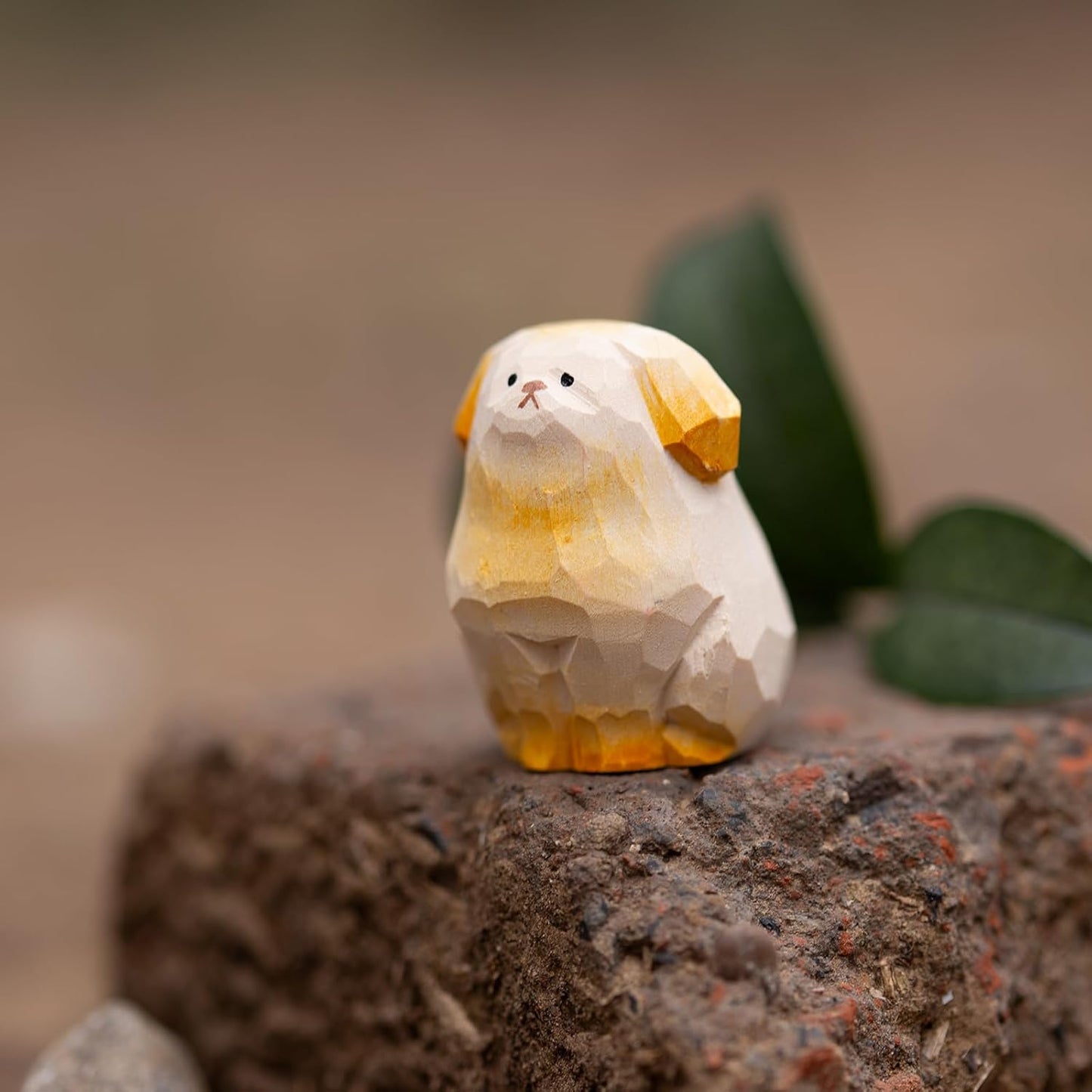 Cute Small Wood Golden Retriever Figurine,1.6'' Handmade Carved White Golden Retriever Statue, Unique Dog Figure Collectibles Home Decor Gift for Dog Lover