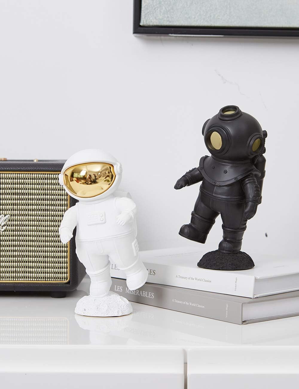 HAUCOZE Astronaut Sculpture Decor Modern Statue Figure Table Centerpiece Polyresin 7.5 inch